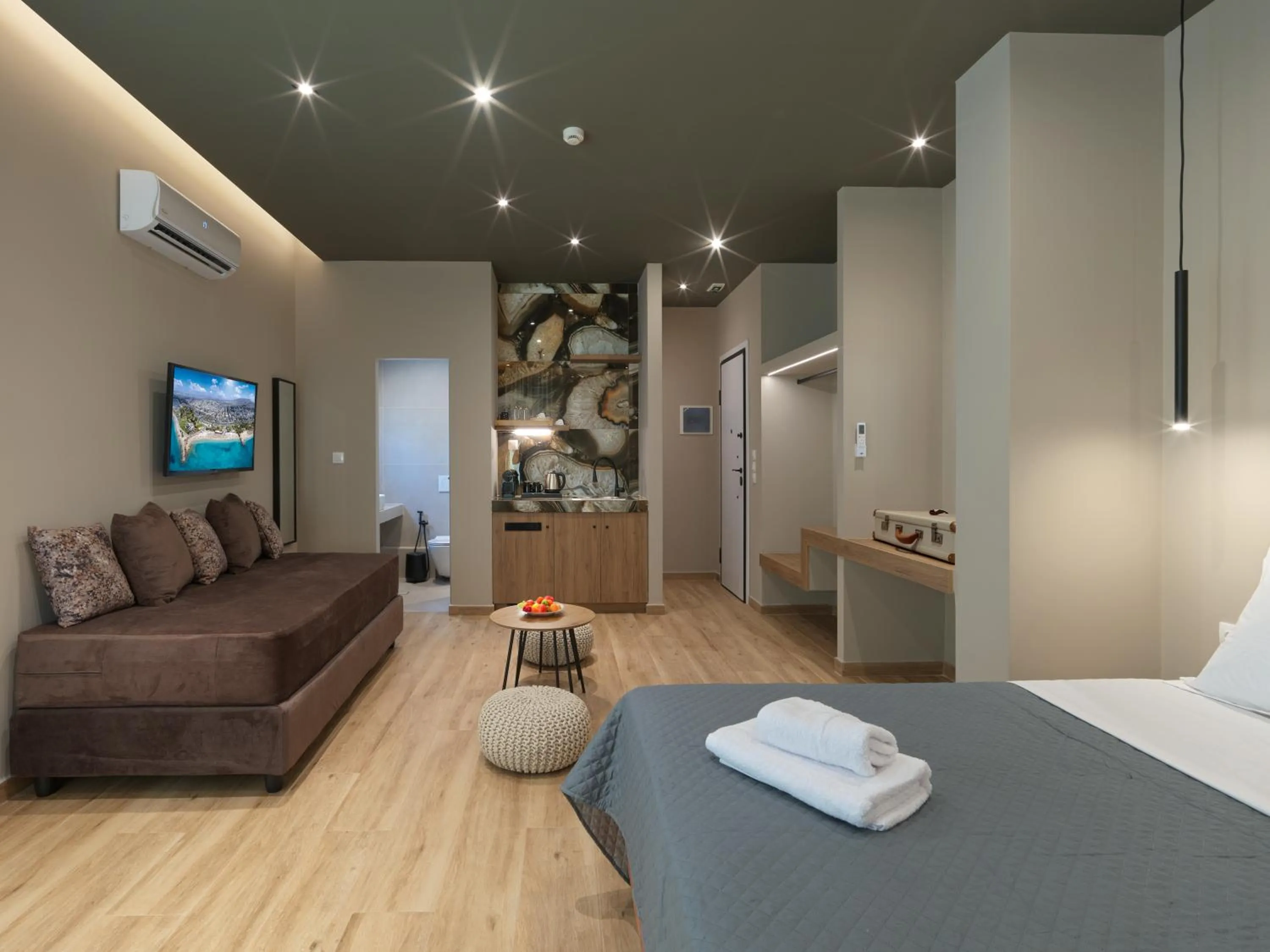 Photo of the whole room, Bed in YaPe Coastal Suites at Alimos Beach