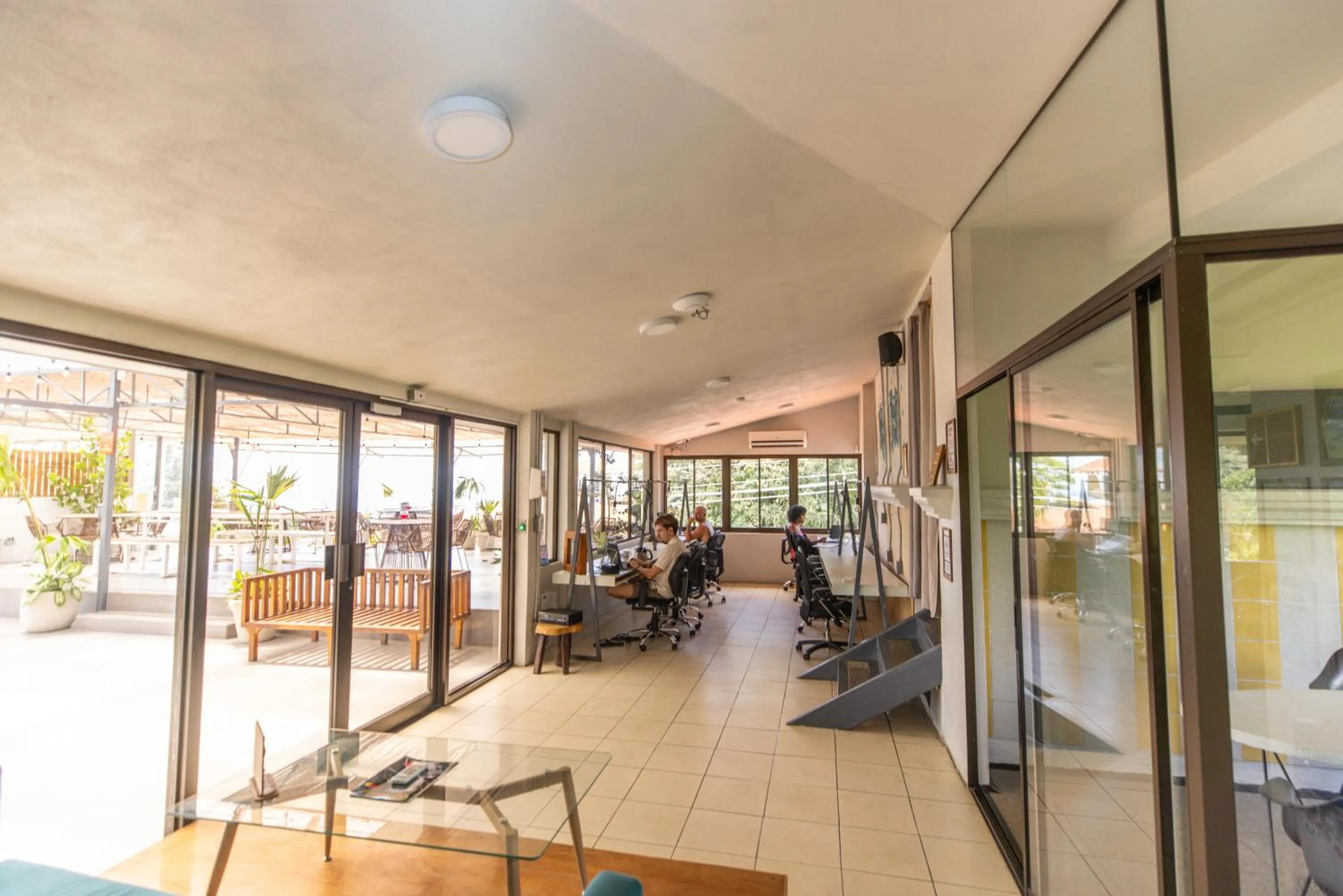 Business facilities in Alma Vida Hotel