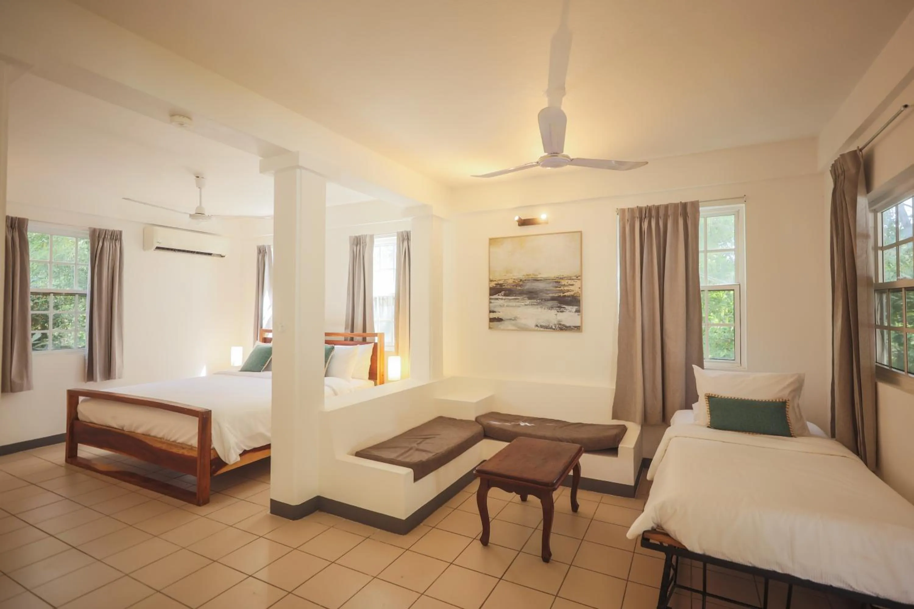 Photo of the whole room, Bed in Alma Vida Hotel