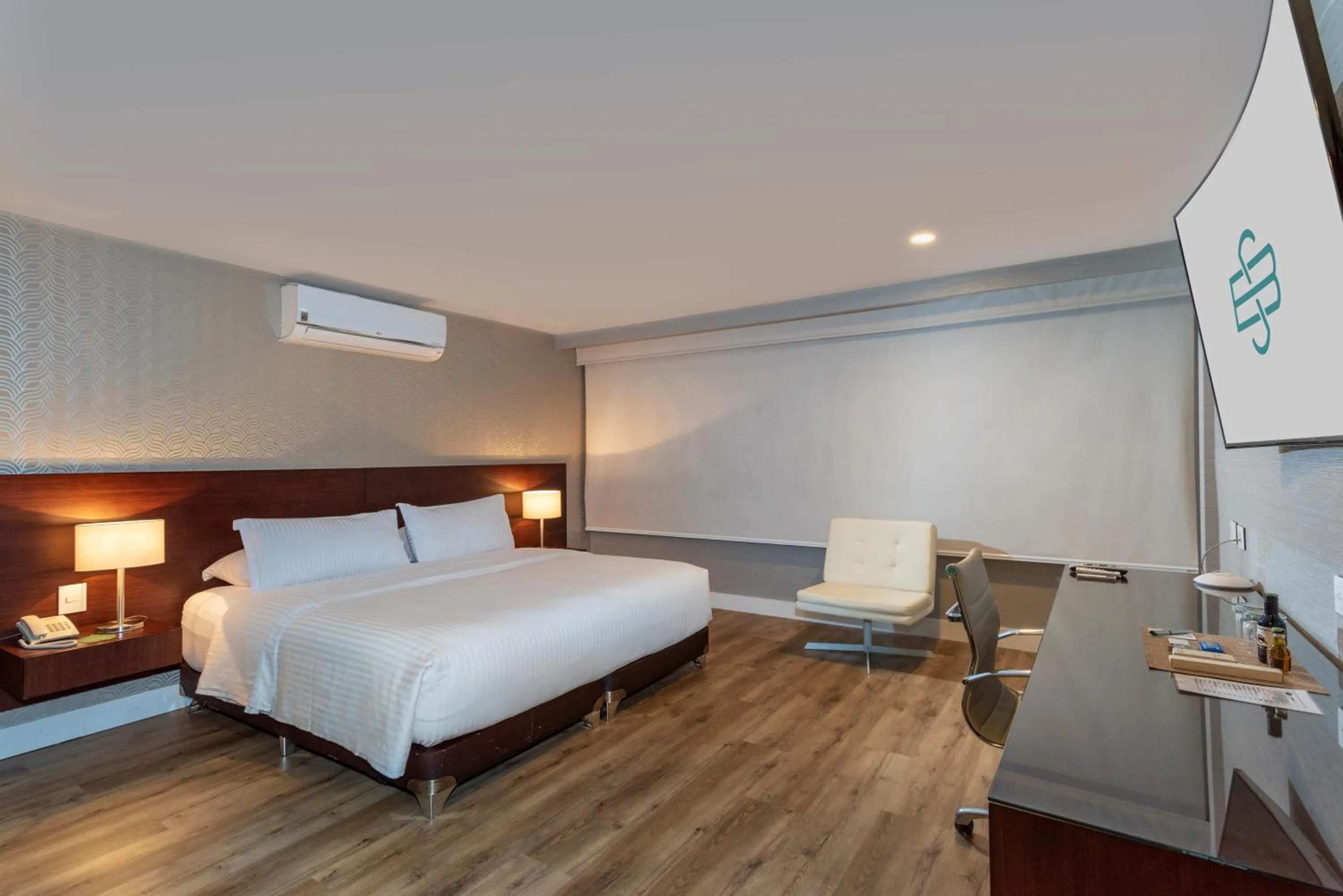 Bed in Hotel Santa Barbara Boutique