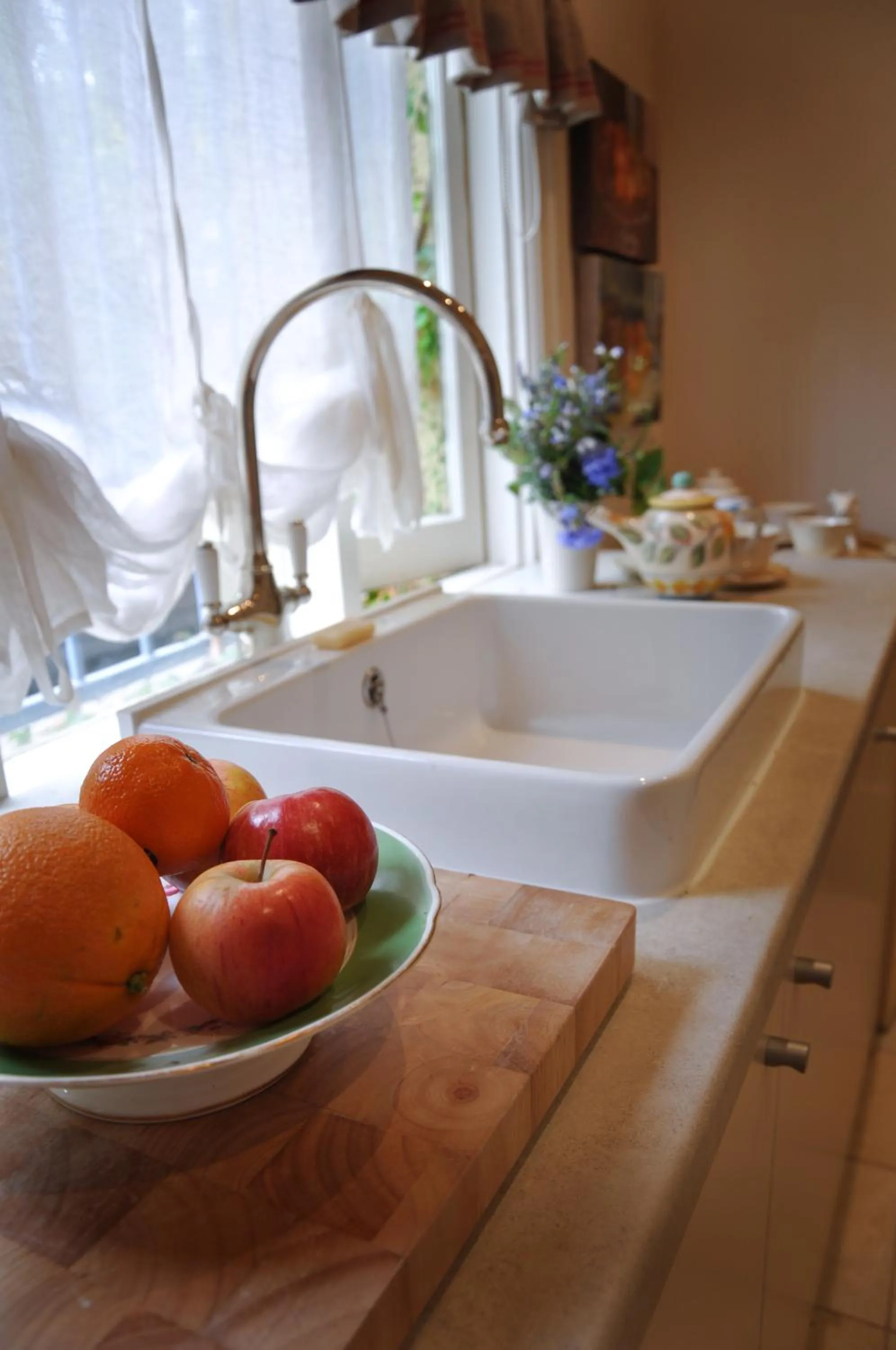 Kitchen or kitchenette in Athelney Cottage Bed and Breakfast