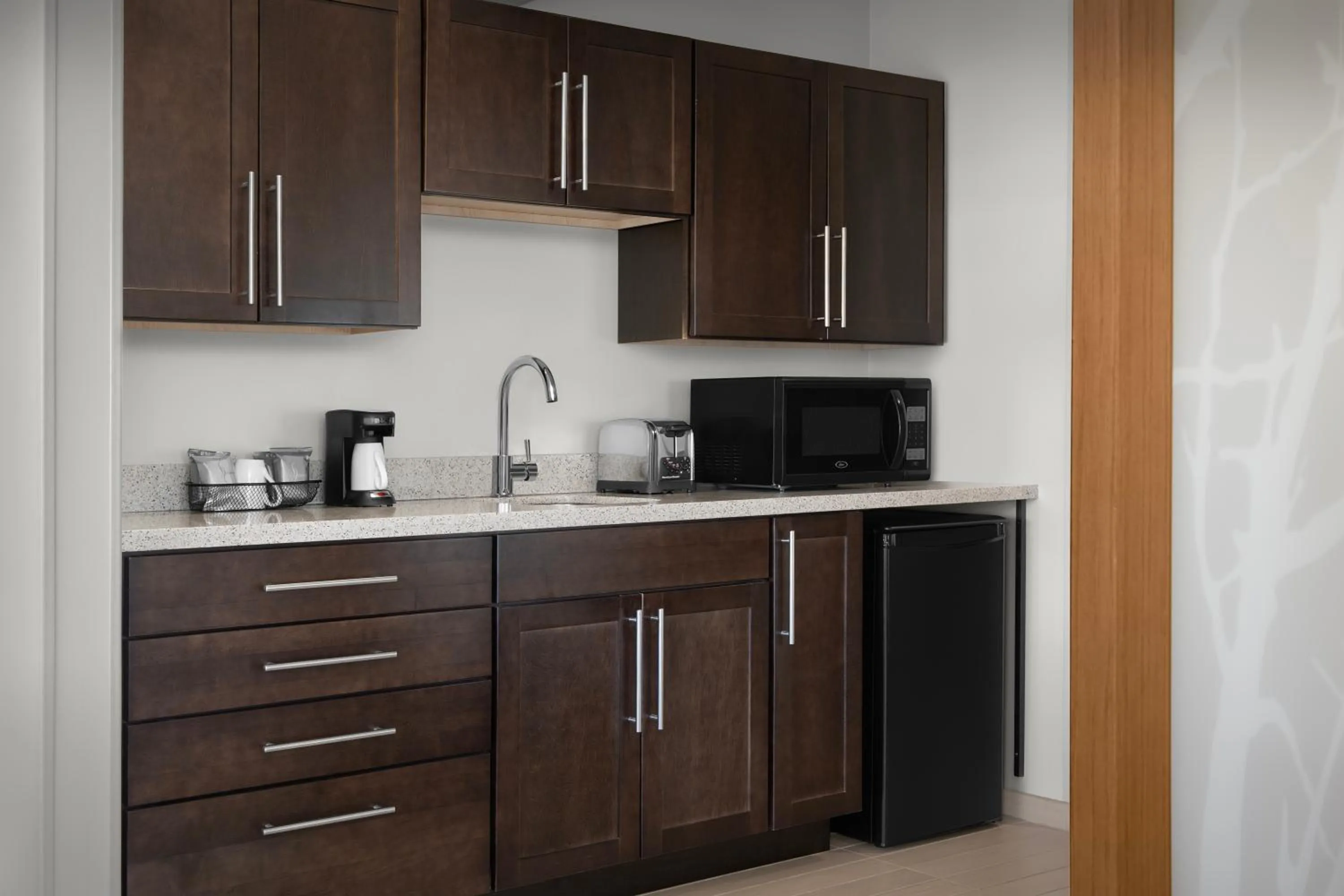 Kitchen or kitchenette in Hyatt Place Boulder Pearl Street - Newly Renovated