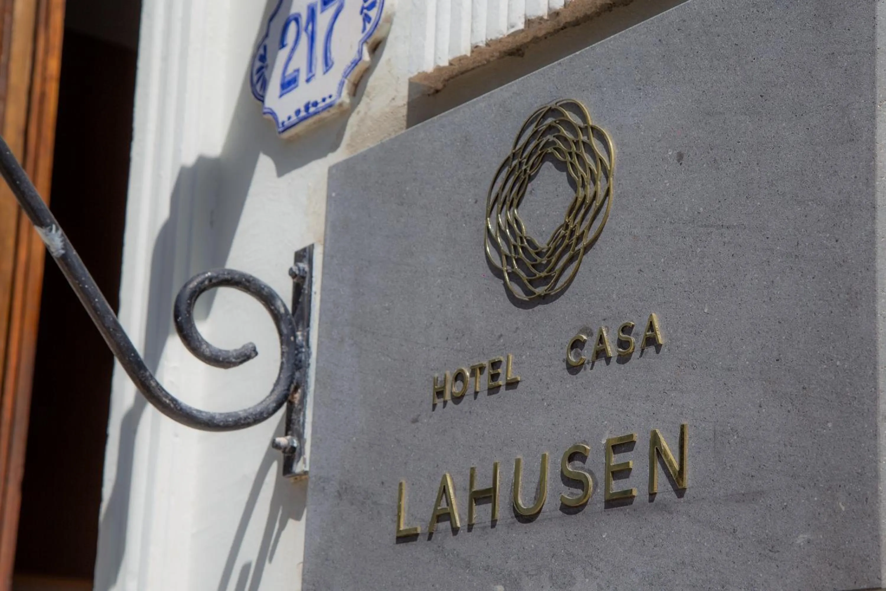 Property building in Casa Lahusen