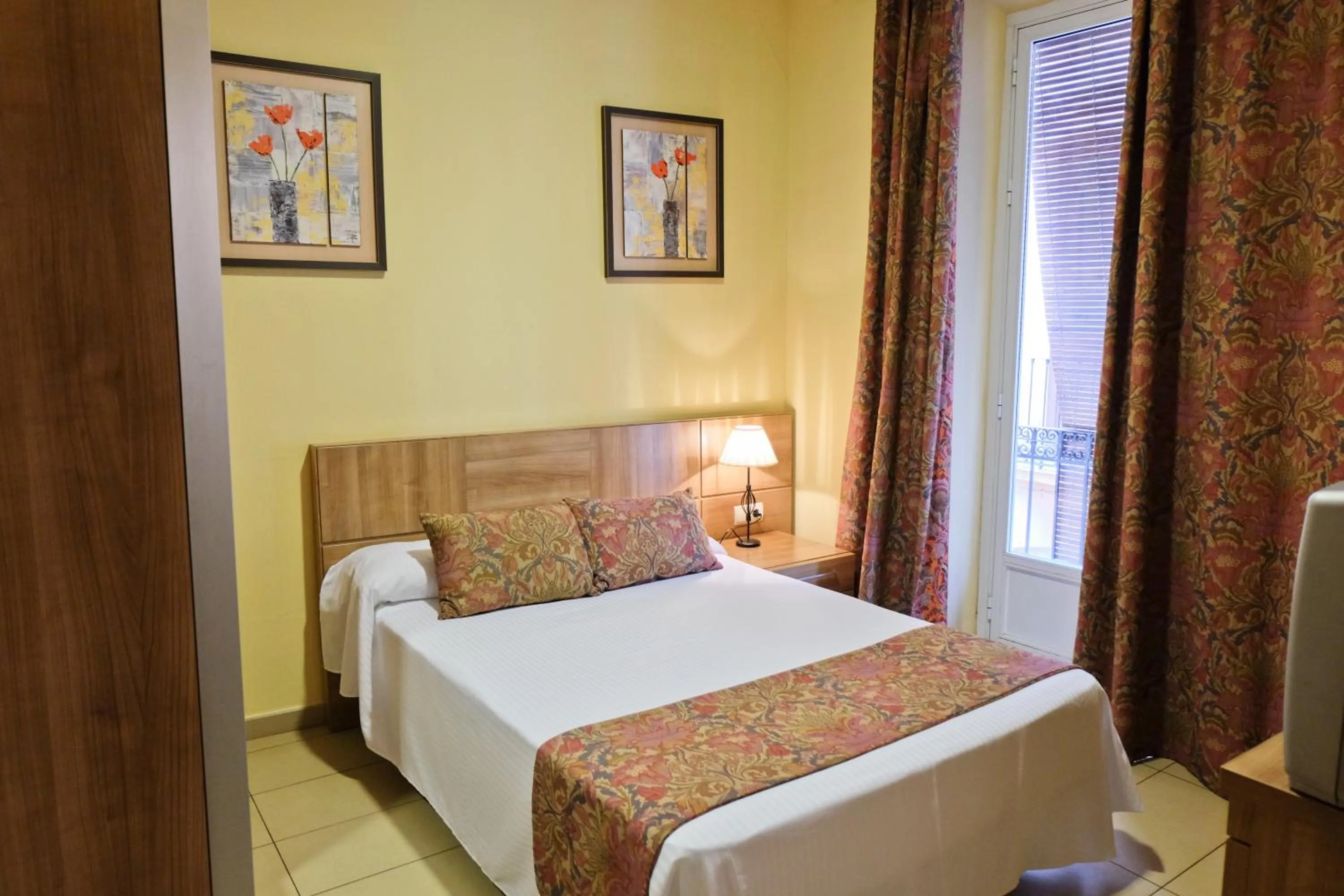 Bed in Hostal Costa Azul