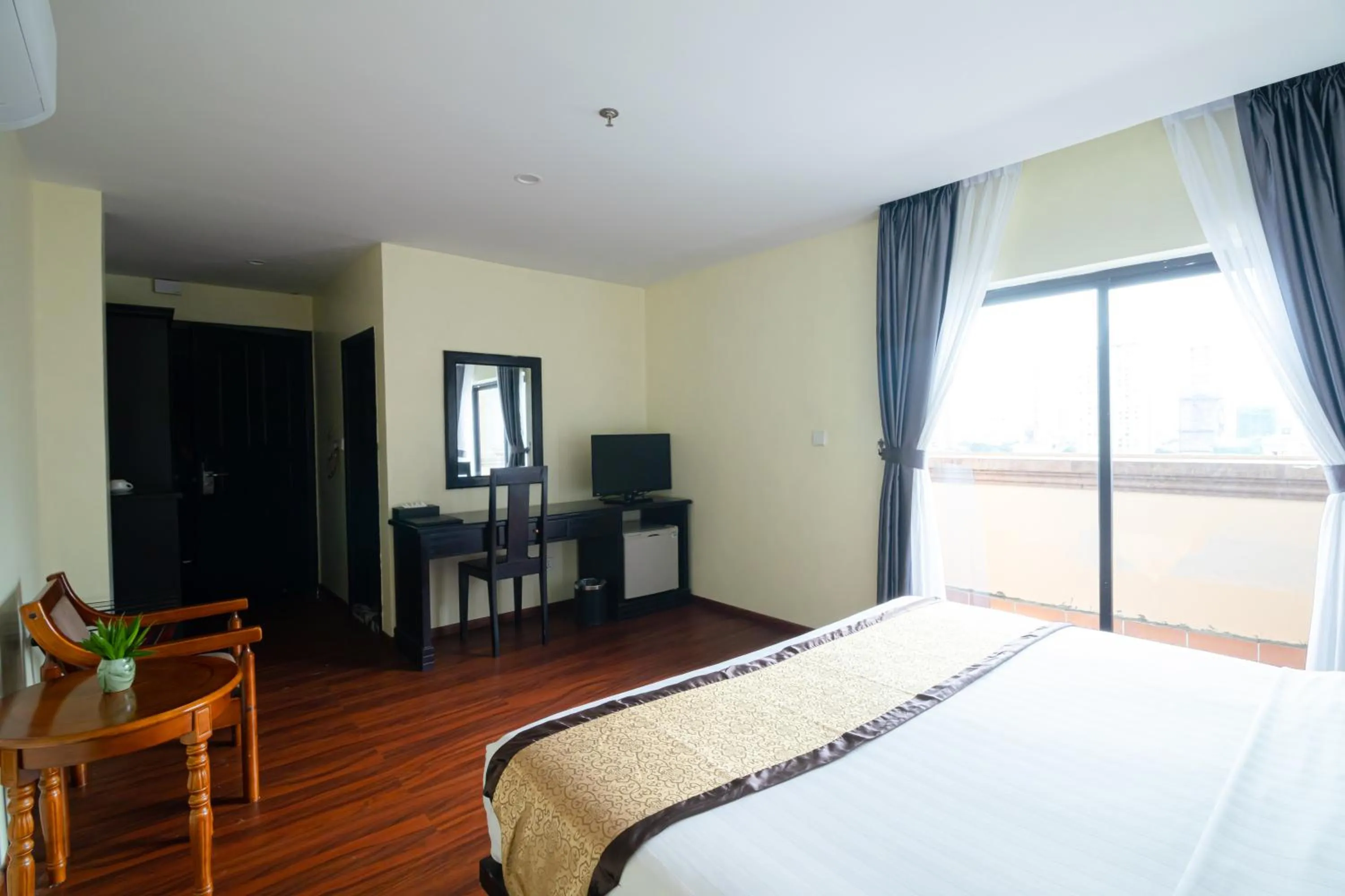 Bed in Mahasakor Inn