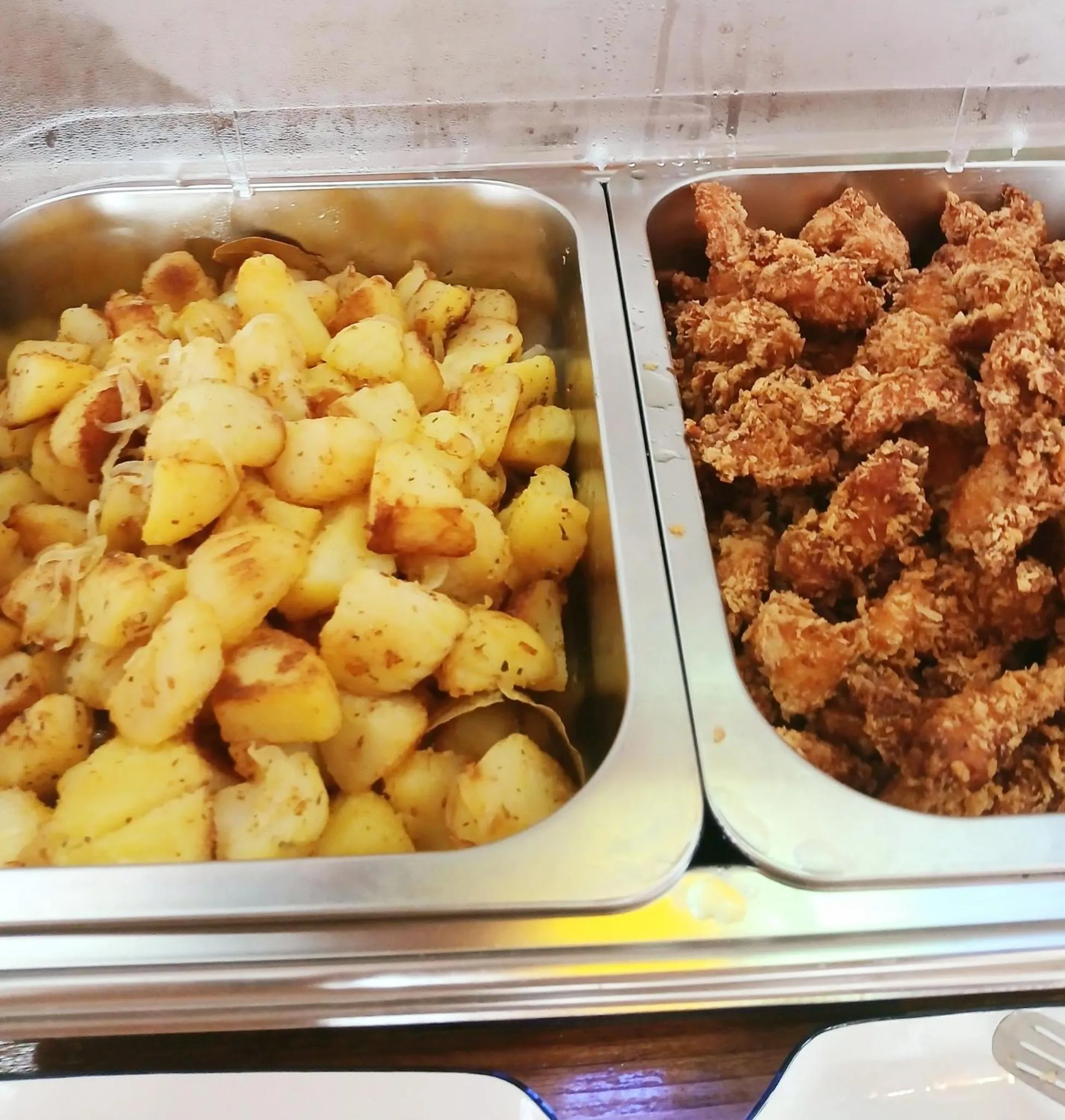 Restaurant/places to eat in Andaman Beach Resort by Zodiac