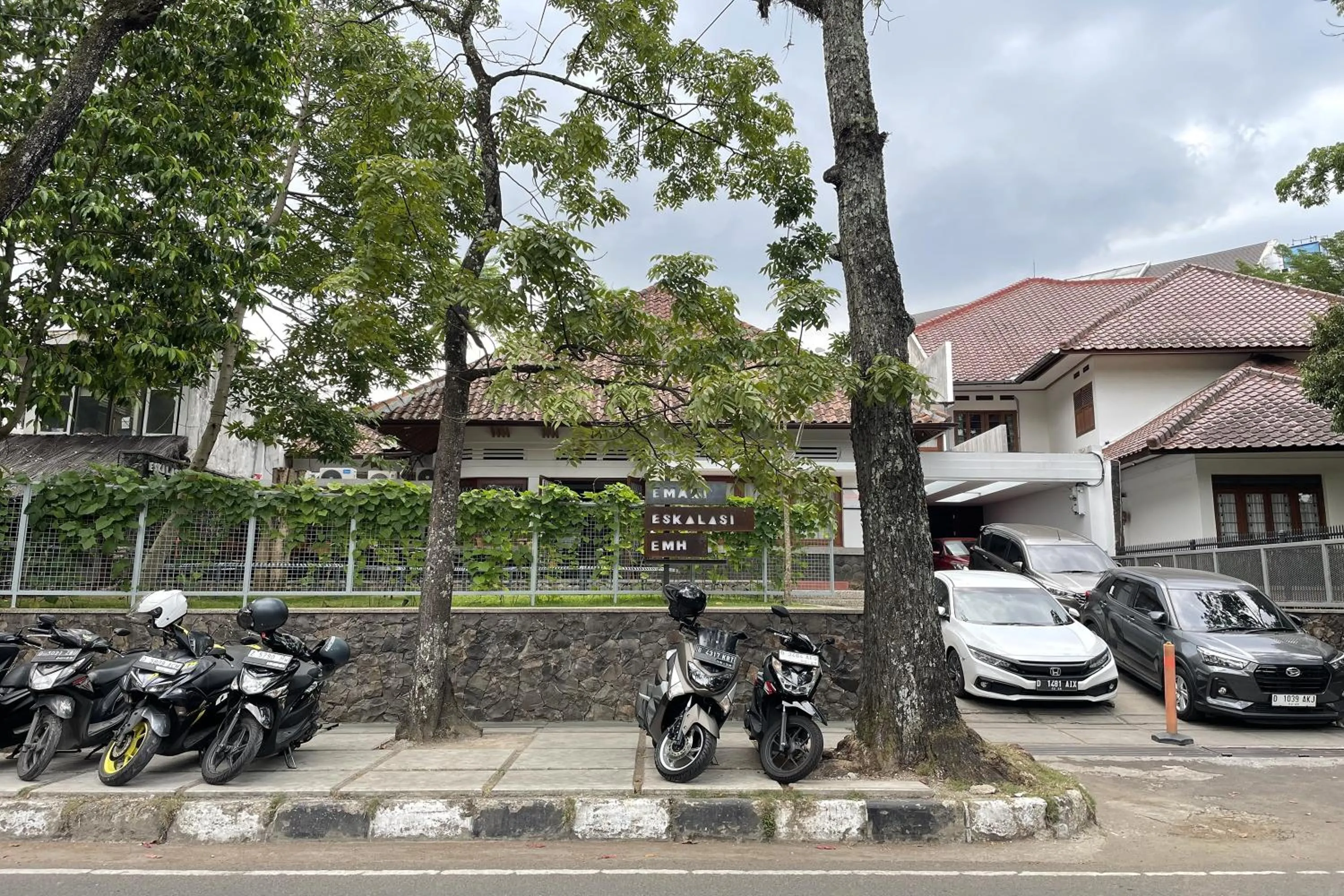 Parking in Emaki Bumi Singgah
