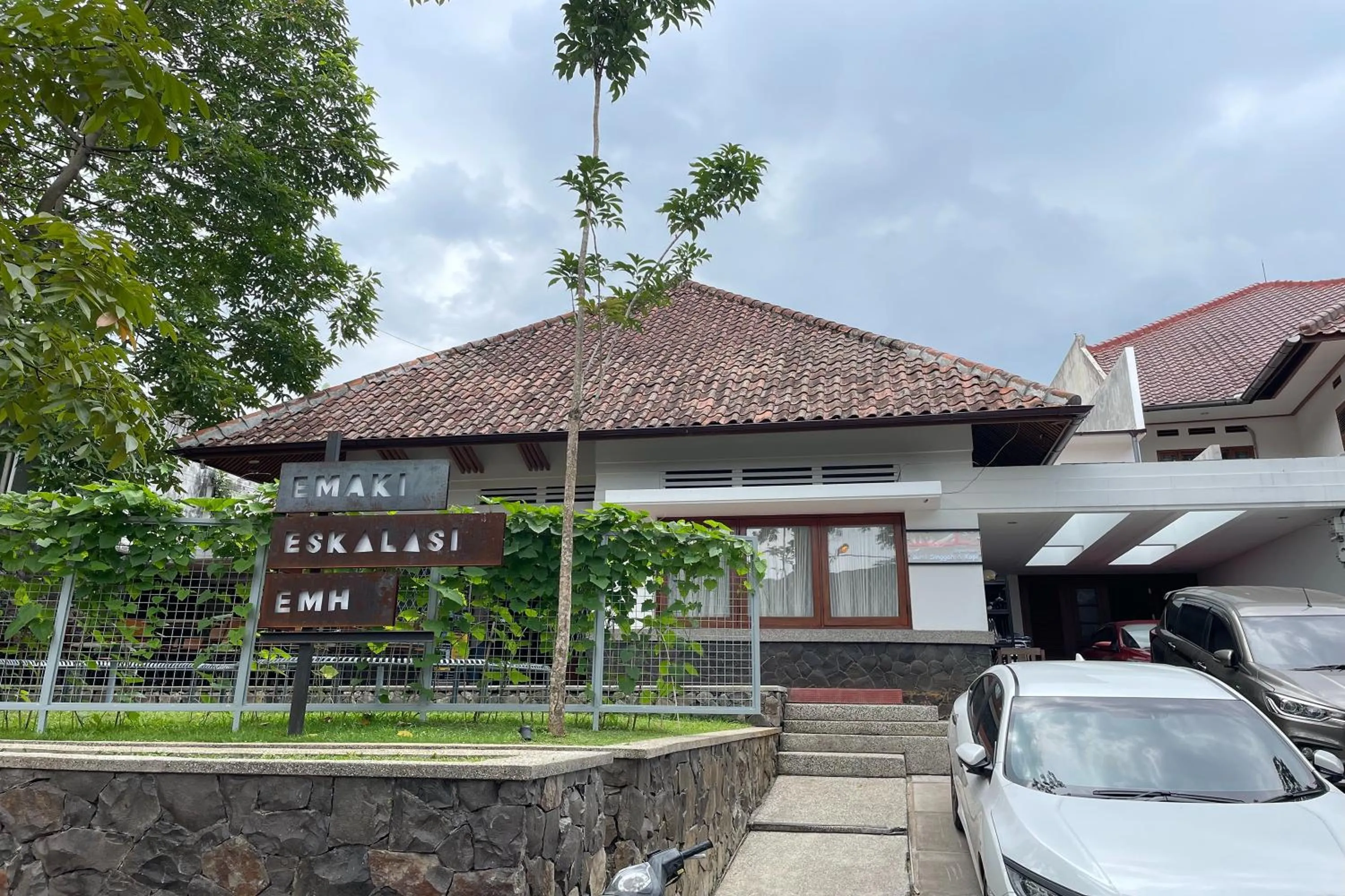 Property building in Emaki Bumi Singgah