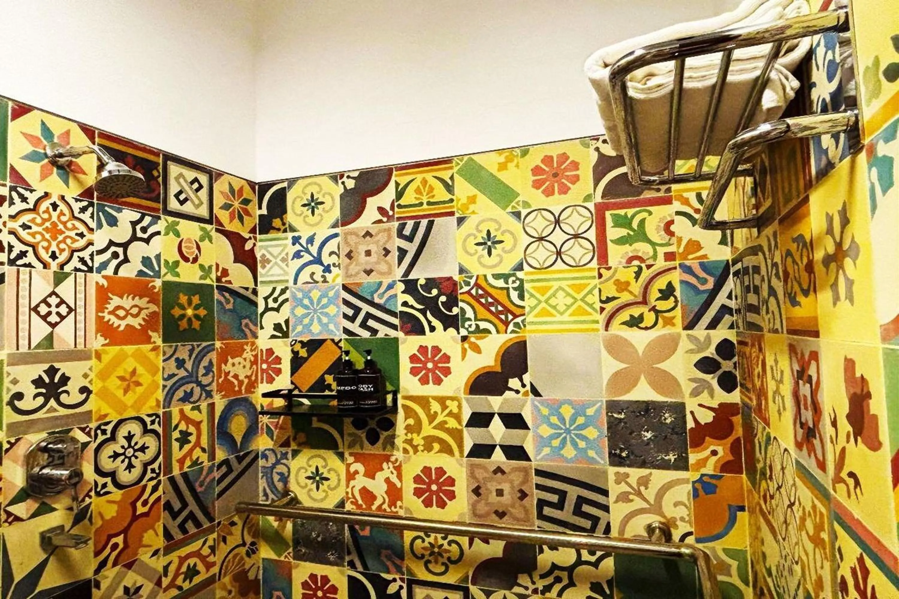 Bathroom in Emaki Bumi Singgah