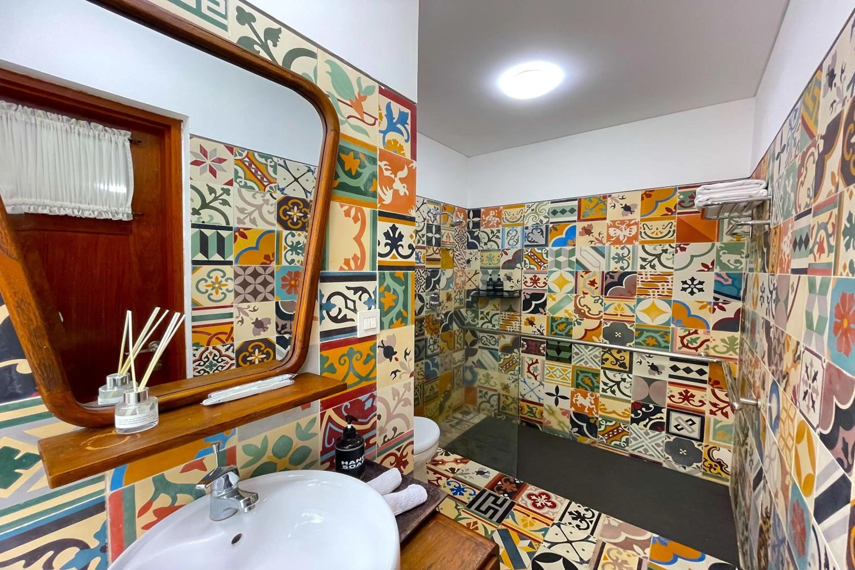 Bathroom in Emaki Bumi Singgah