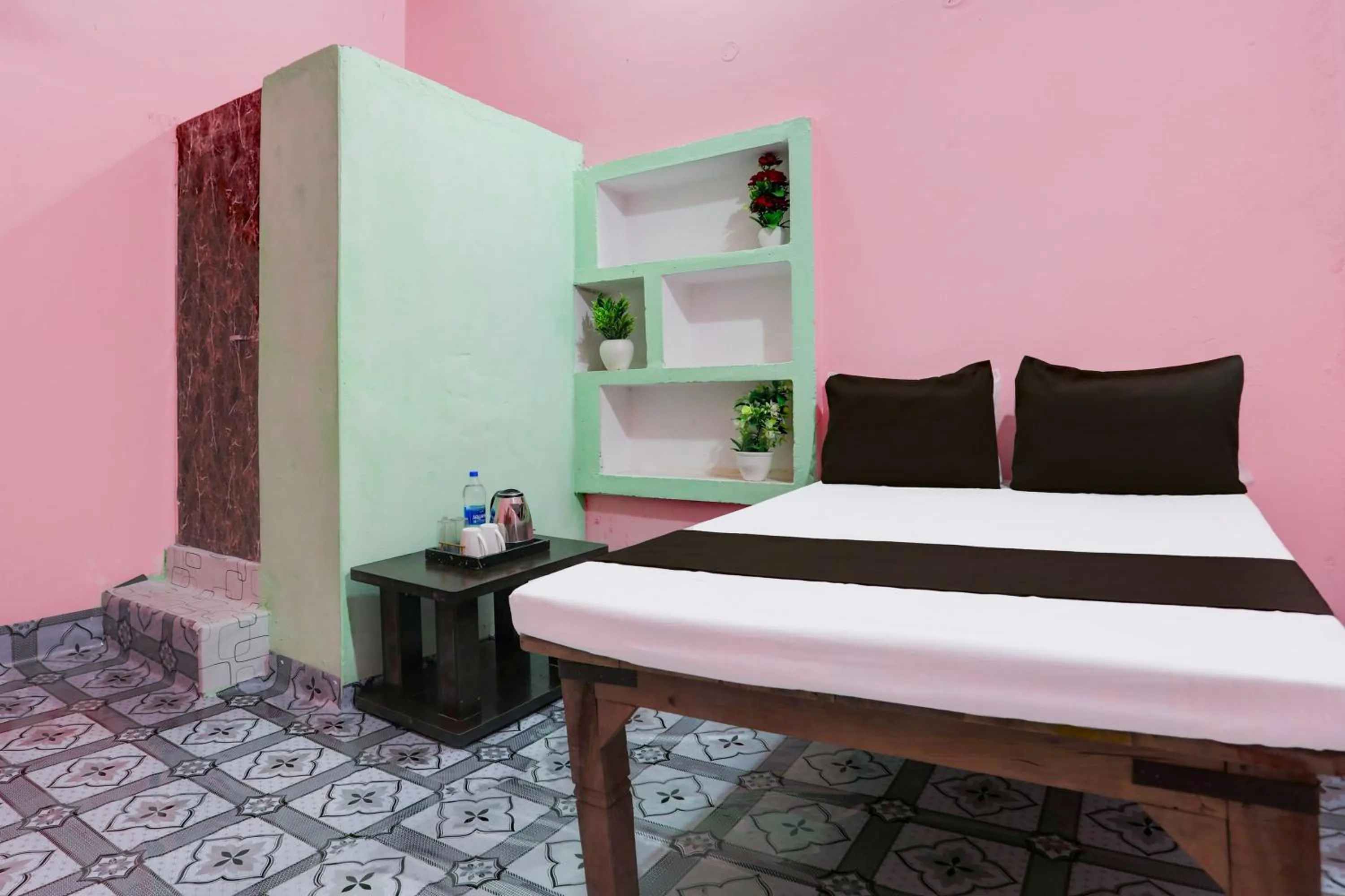 Bedroom, Bed in SPOT ON The Silver Hotel & Restaurant