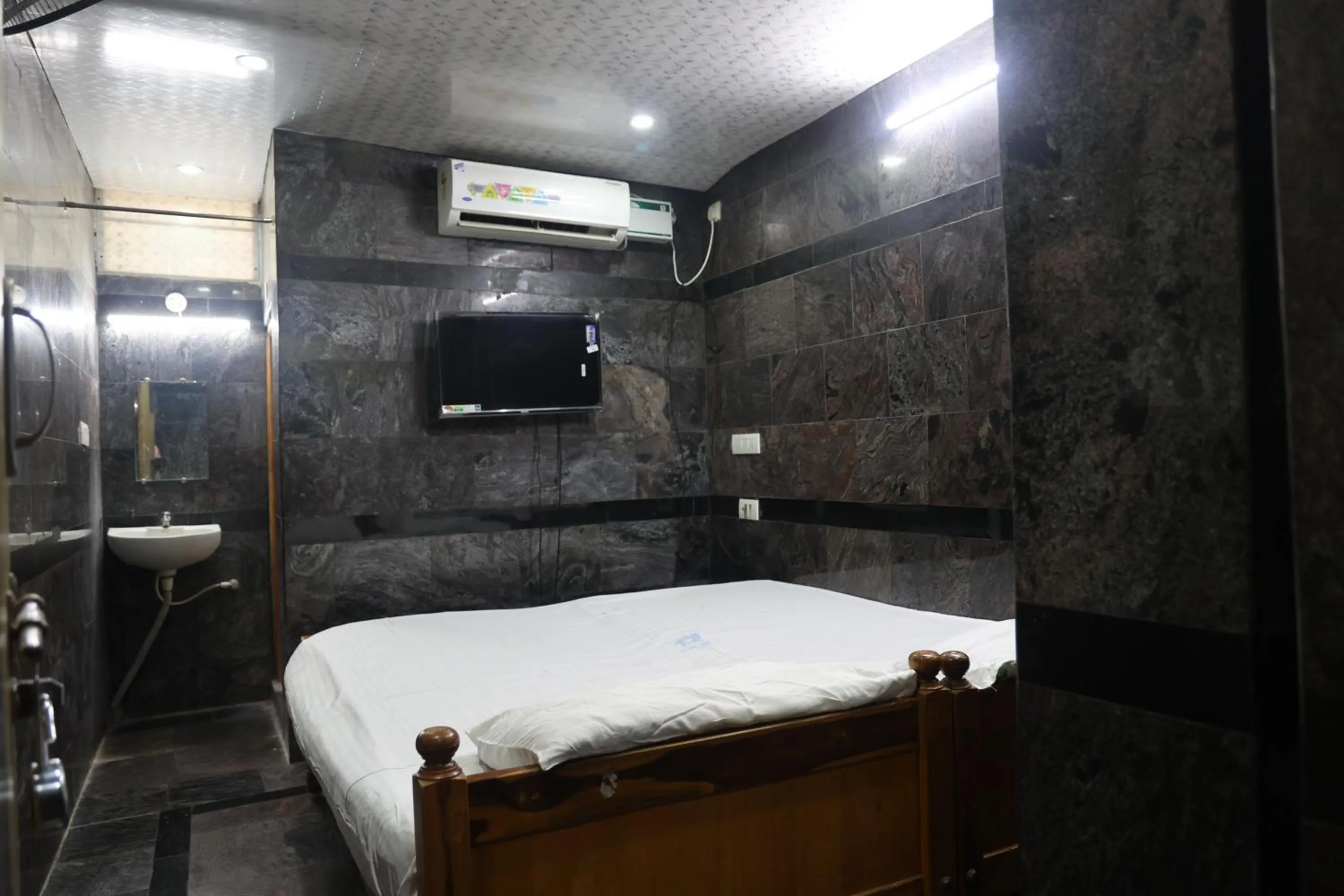 air conditioner in Kala Ressidency