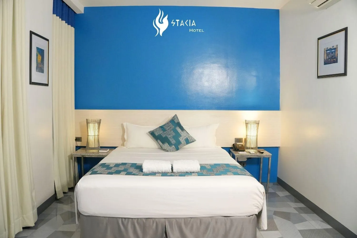 Bed in Stacia Hotel