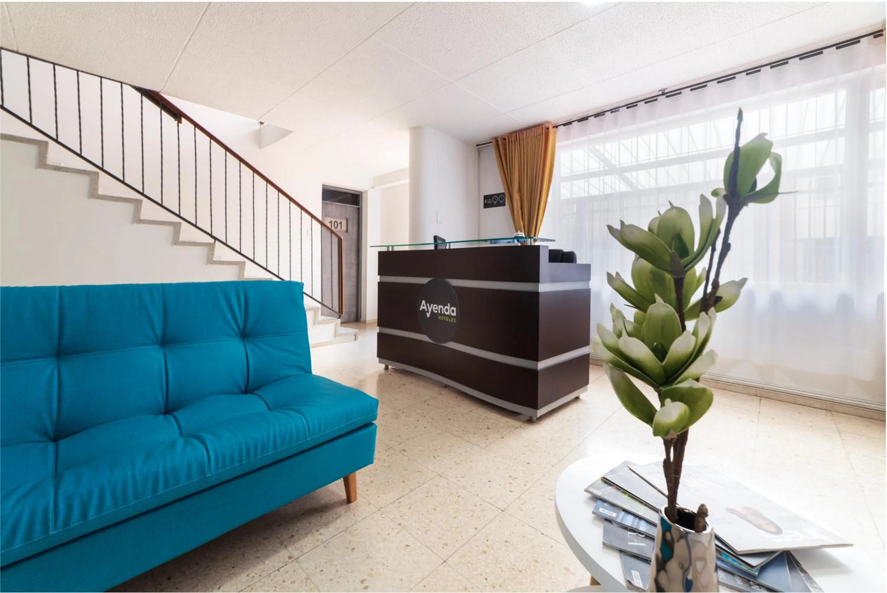 Lobby or reception in Ayenda 1055 Agora INN Corferias