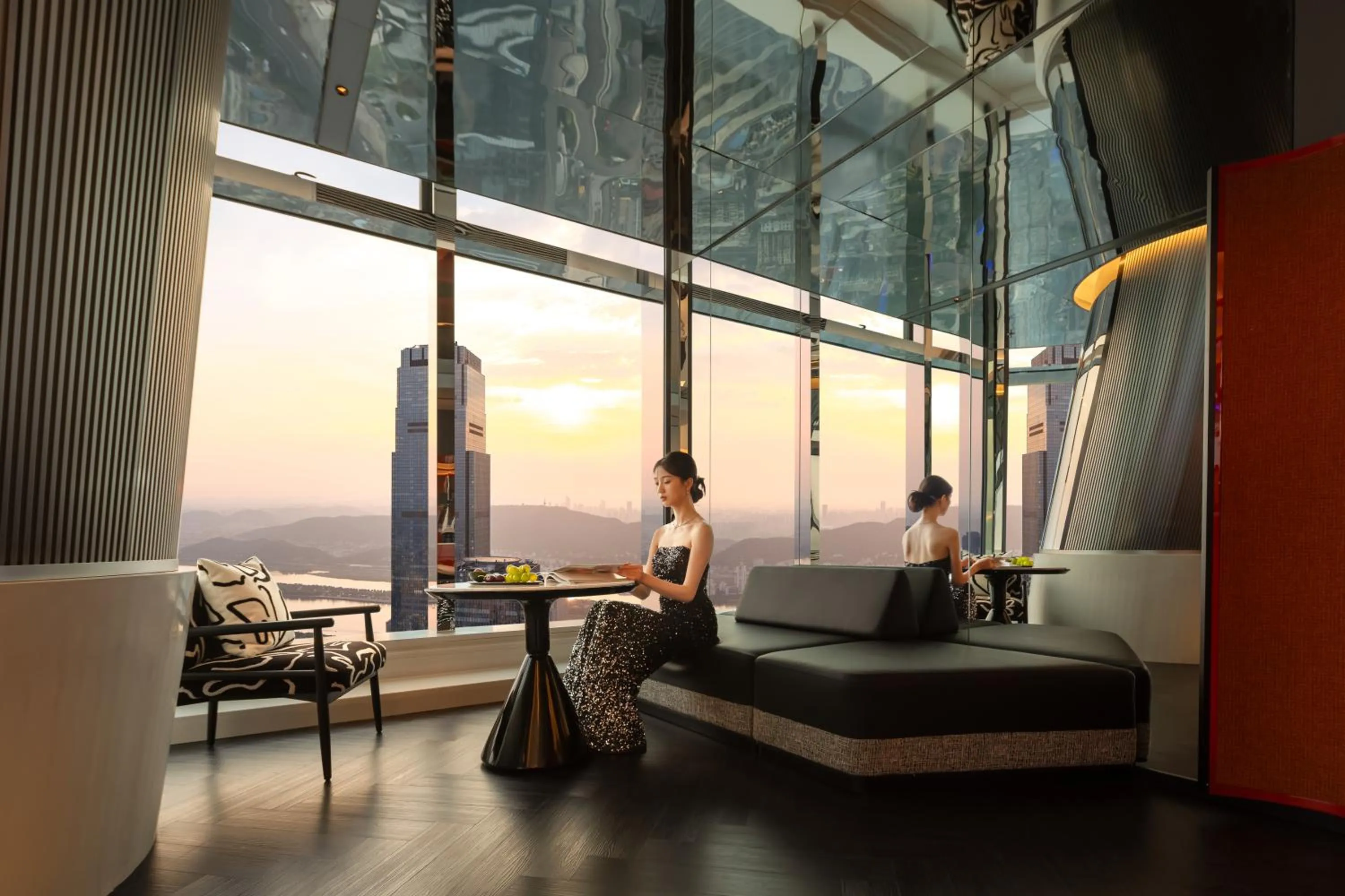 Seating area in ISEYA Panoramic Hotel Changsha Wuyi Square Flagship