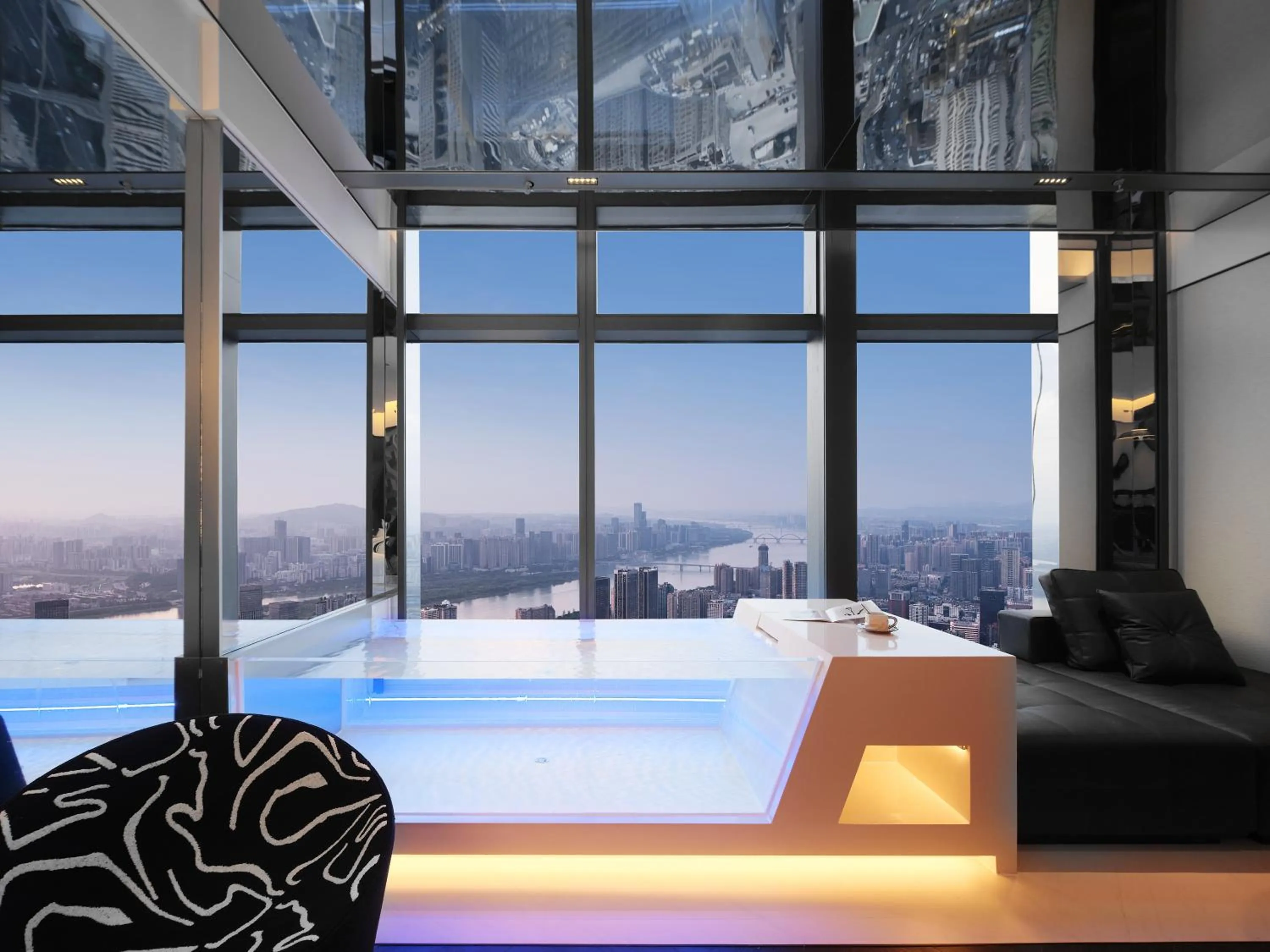 Bath, Bed in ISEYA Panoramic Hotel Changsha Wuyi Square Flagship