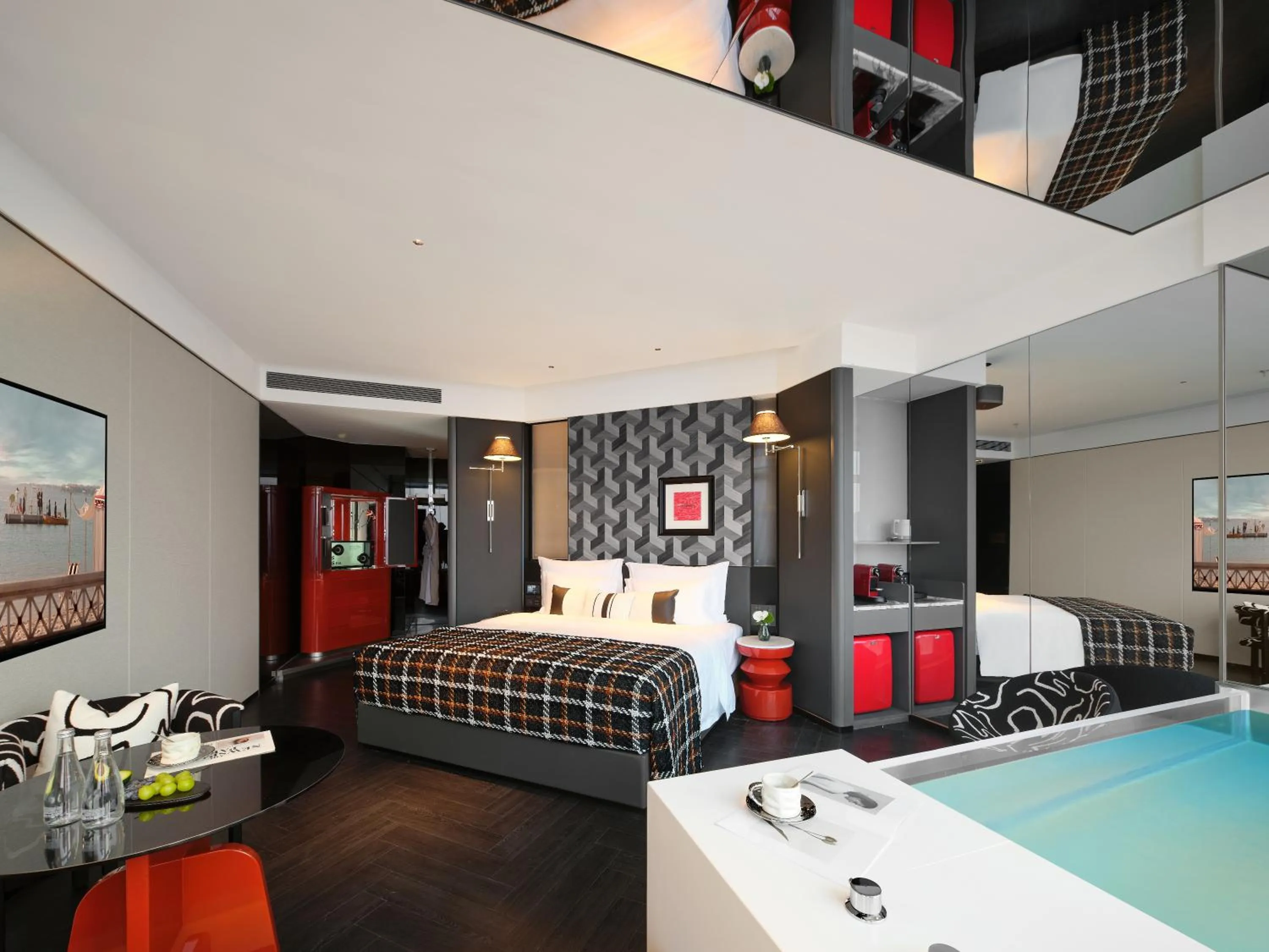 Photo of the whole room, Bed in ISEYA Panoramic Hotel Changsha Wuyi Square Flagship