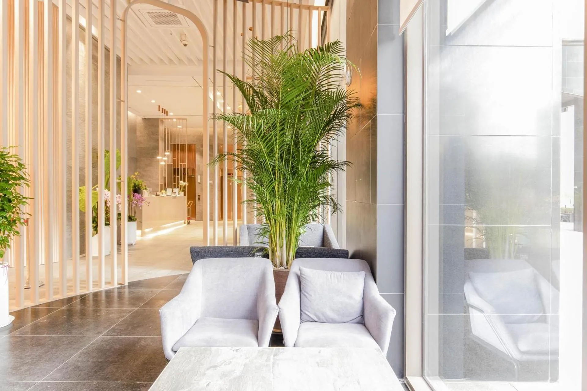 Seating area in Hotel Elora