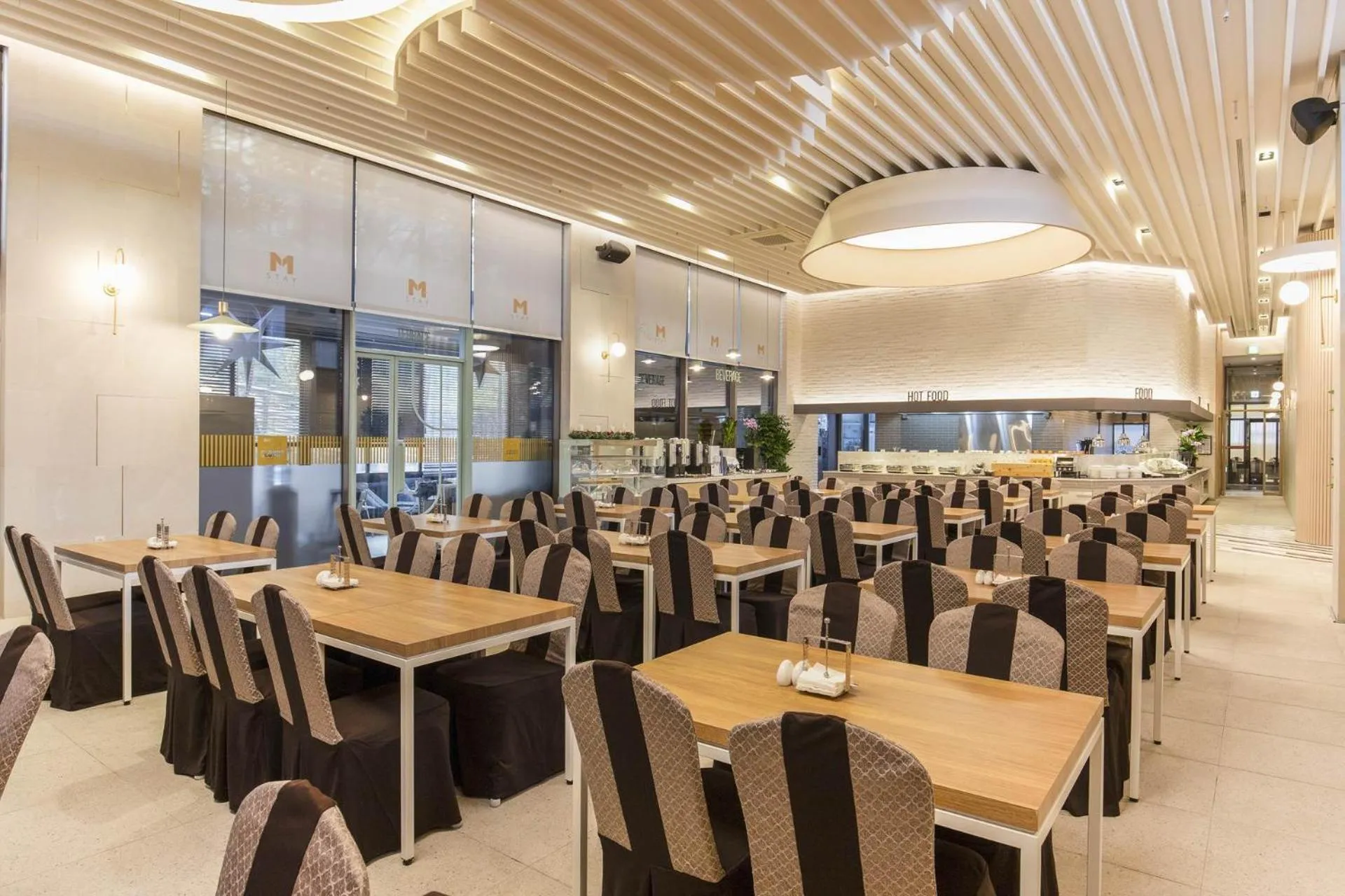 Restaurant/places to eat in Hotel Elora