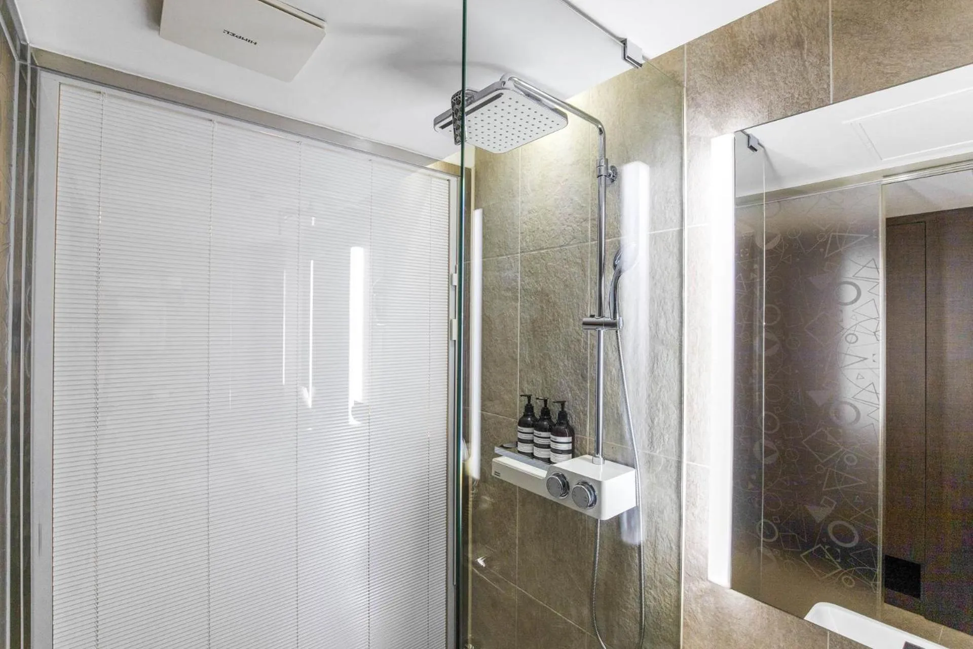 Shower in Hotel Elora