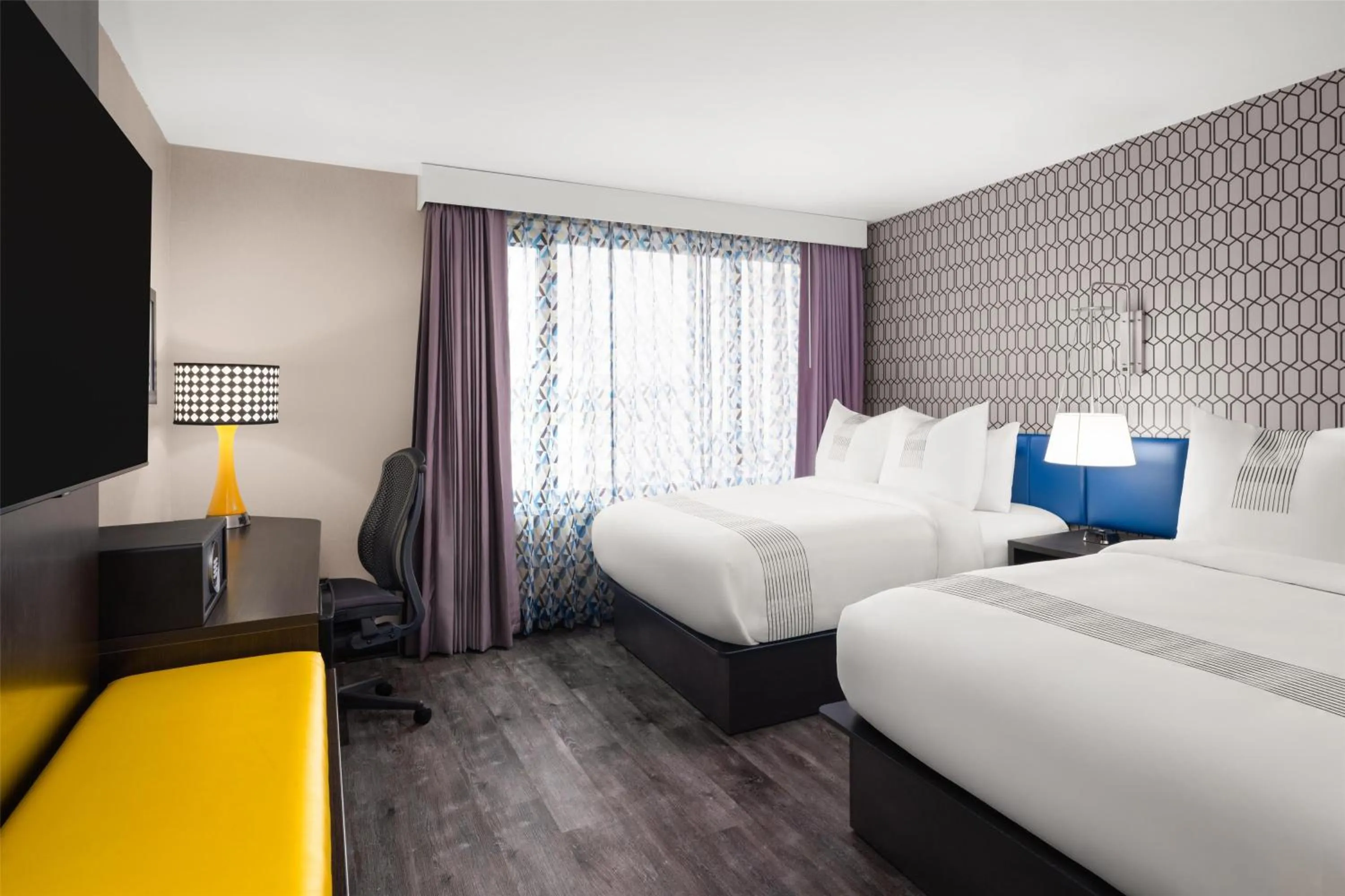 Bedroom, Bed in GLō Best Western Bronx NYC