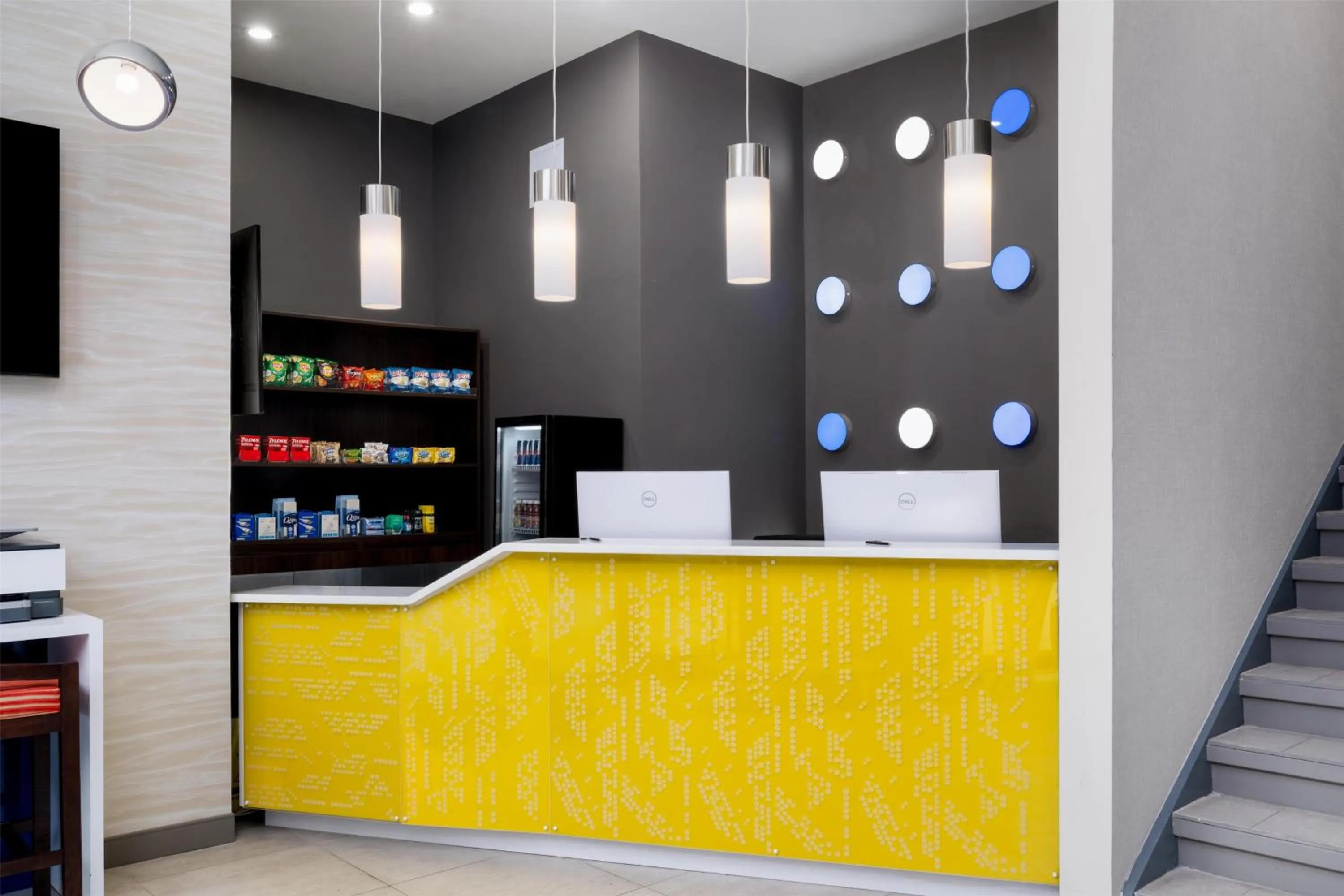 Lobby or reception in GLō Best Western Bronx NYC