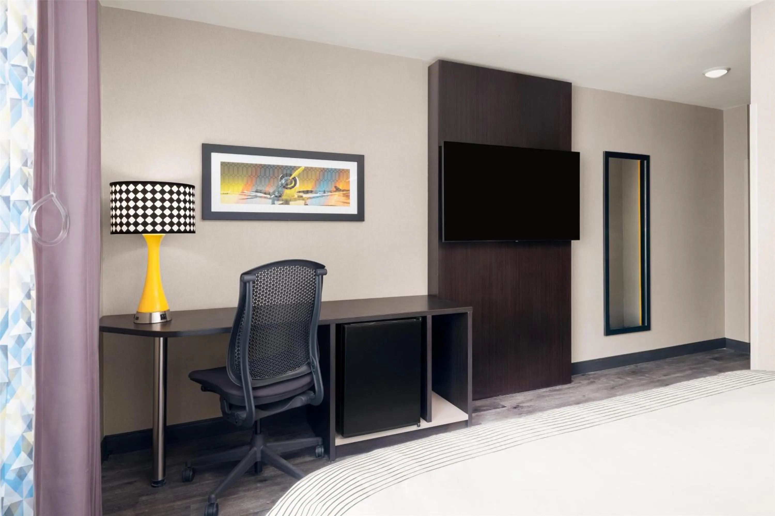 Bedroom, Bed in GLō Best Western Bronx NYC