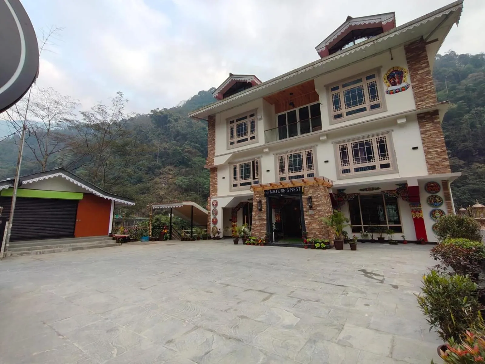 Parking in Nature's Nest Resort