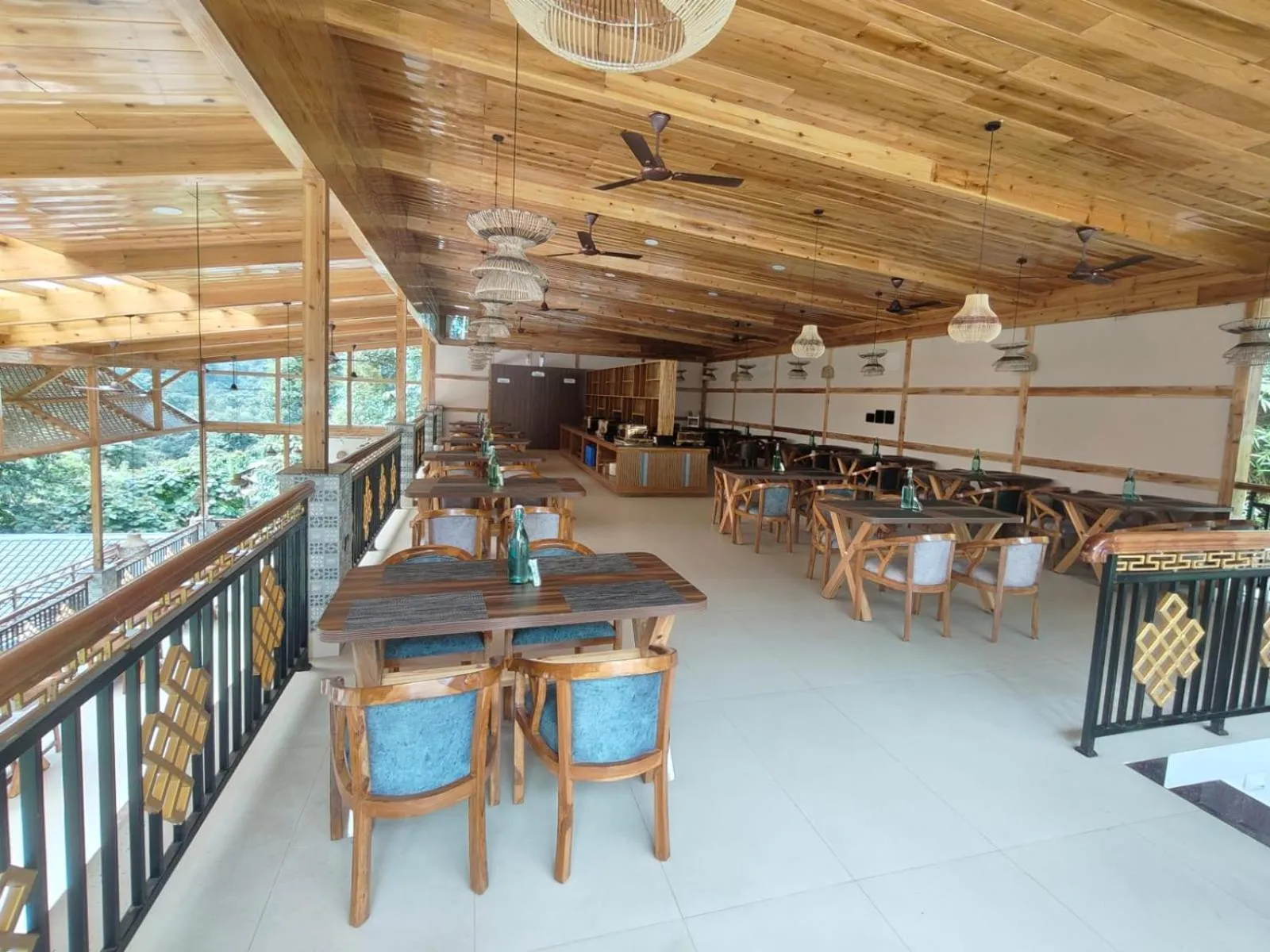 Restaurant/places to eat in Nature's Nest Resort