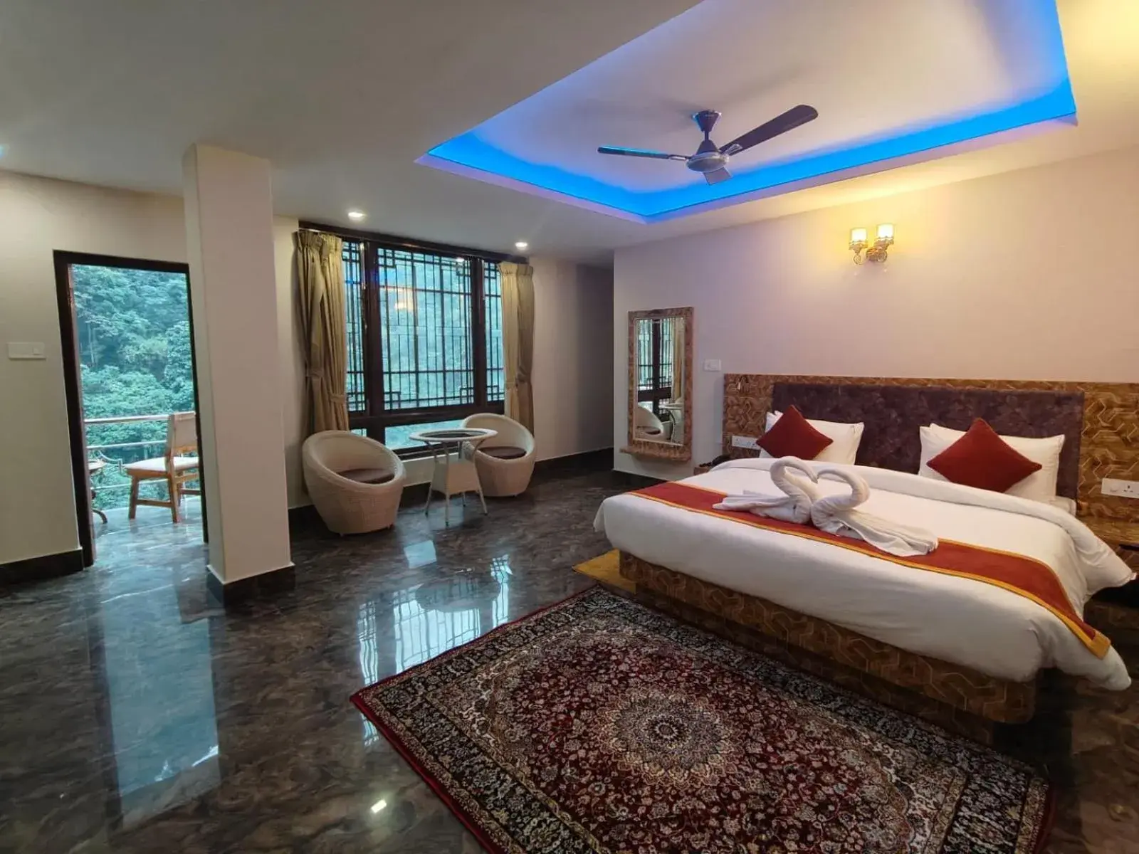 Superior King Room - single occupancy in Nature's Nest Resort Superior King Room - single occupancy in Nature's Nest Resort