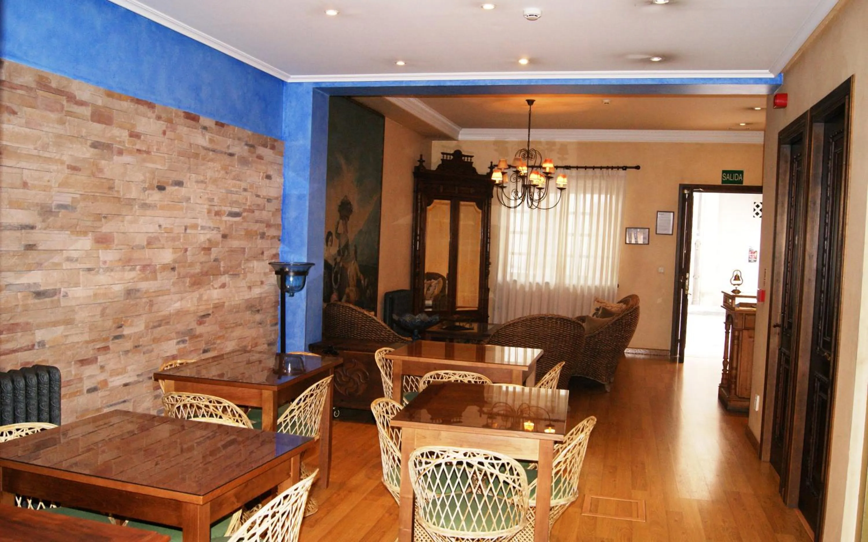 Communal lounge/ TV room in Hotel Conventin