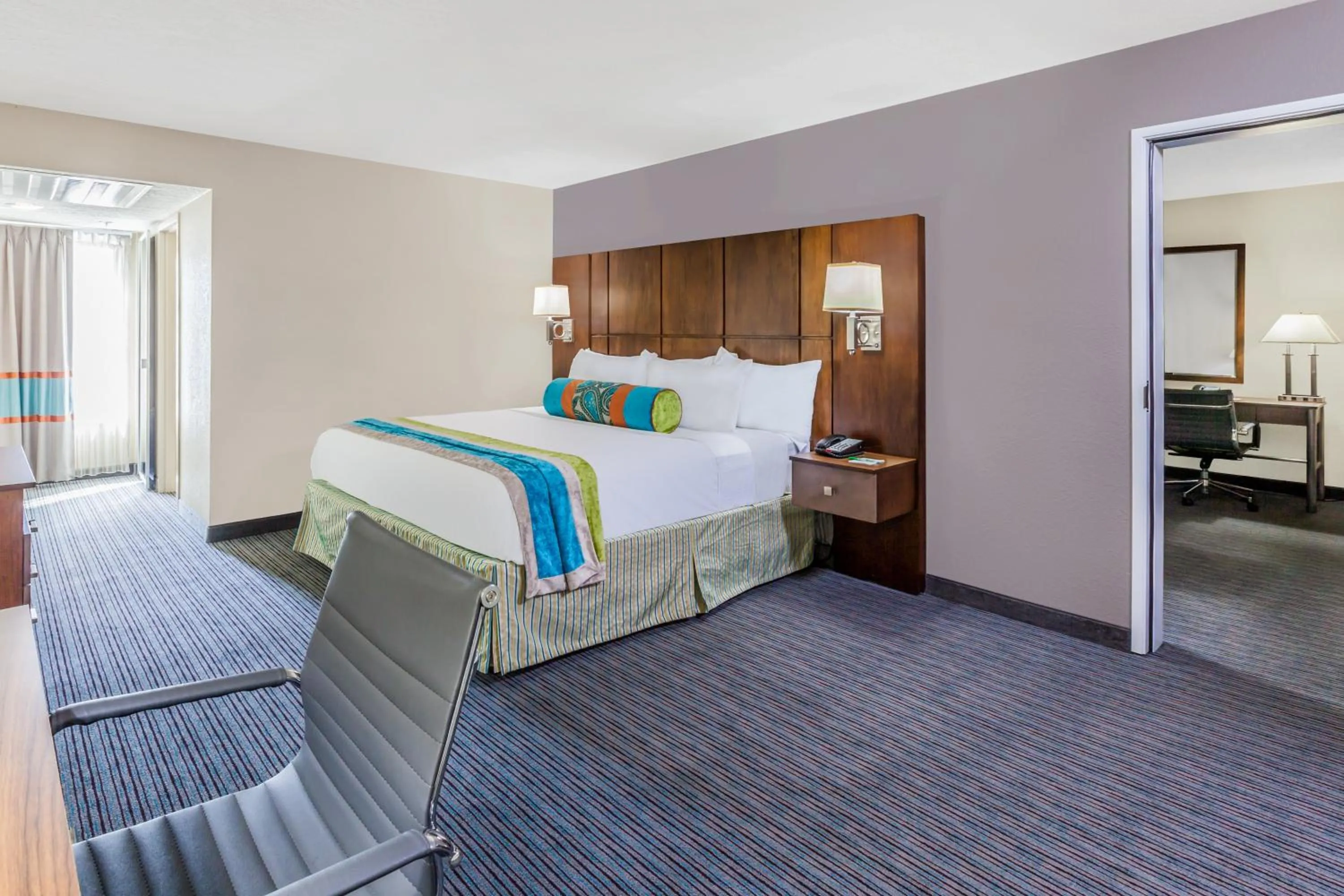 Photo of the whole room, Bed in Holiday Inn Hotel & Suites Oklahoma City North by IHG