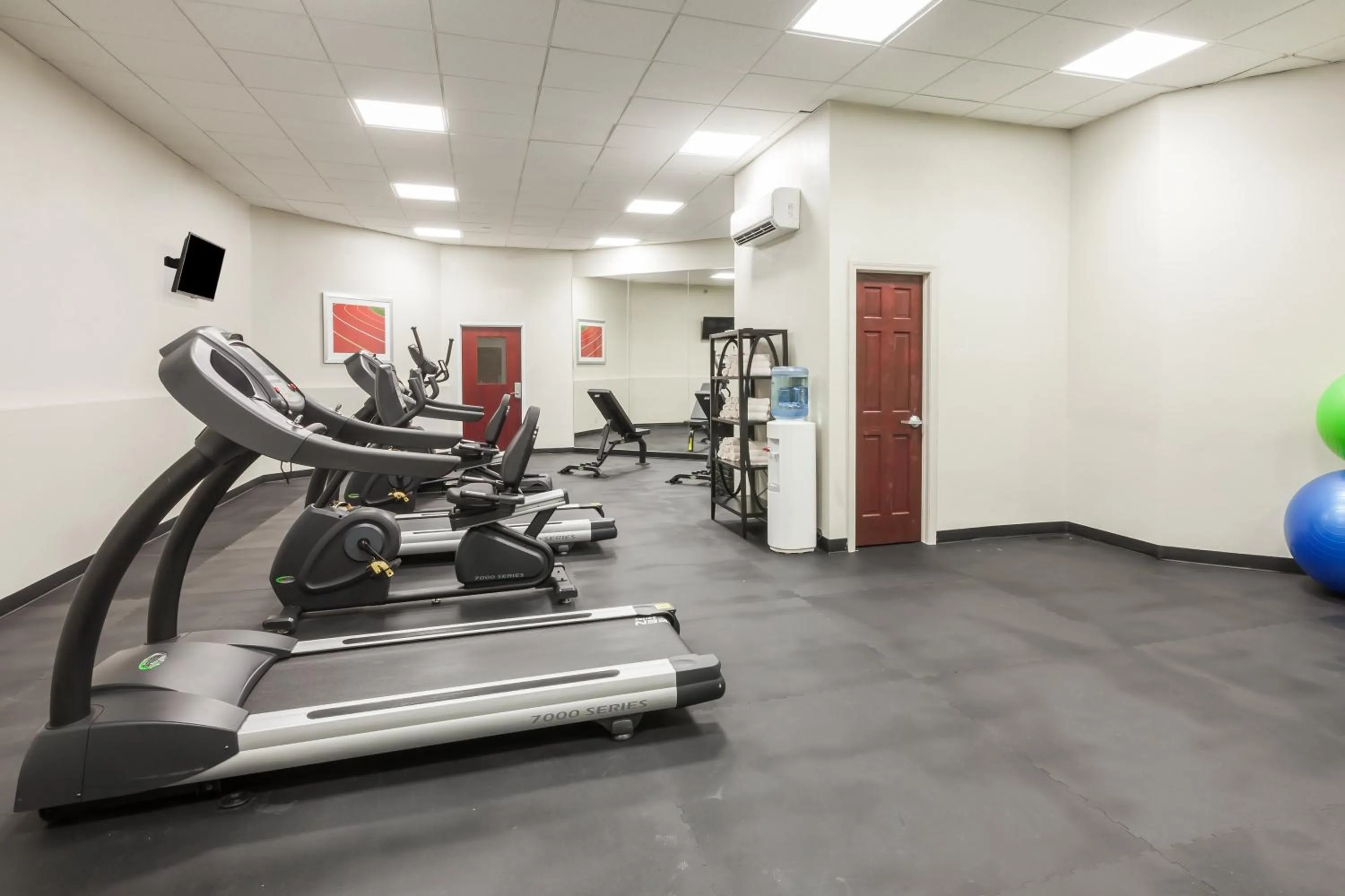Fitness centre/facilities in Holiday Inn Hotel & Suites Oklahoma City North by IHG