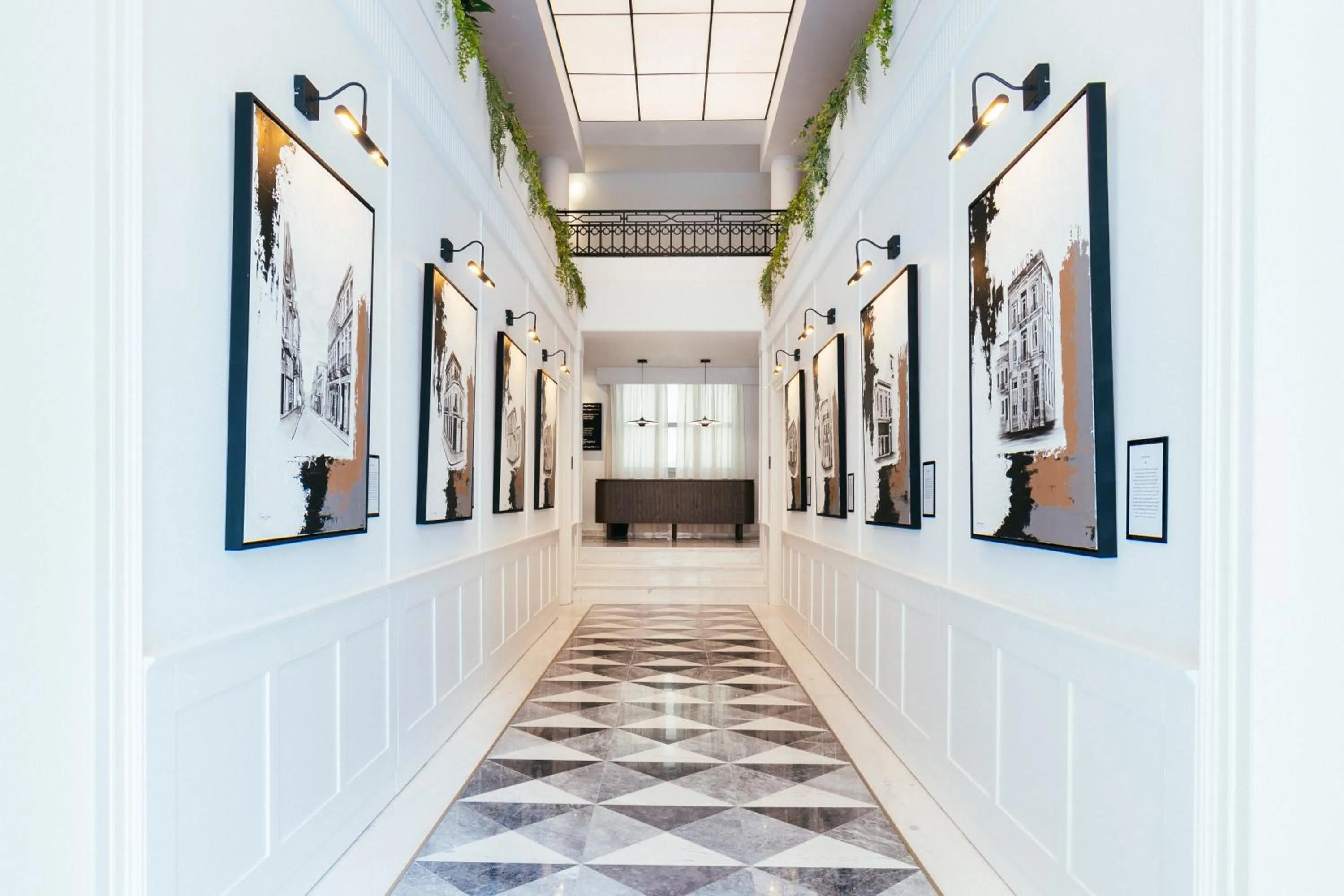 Facade/entrance in Rua Augusta
