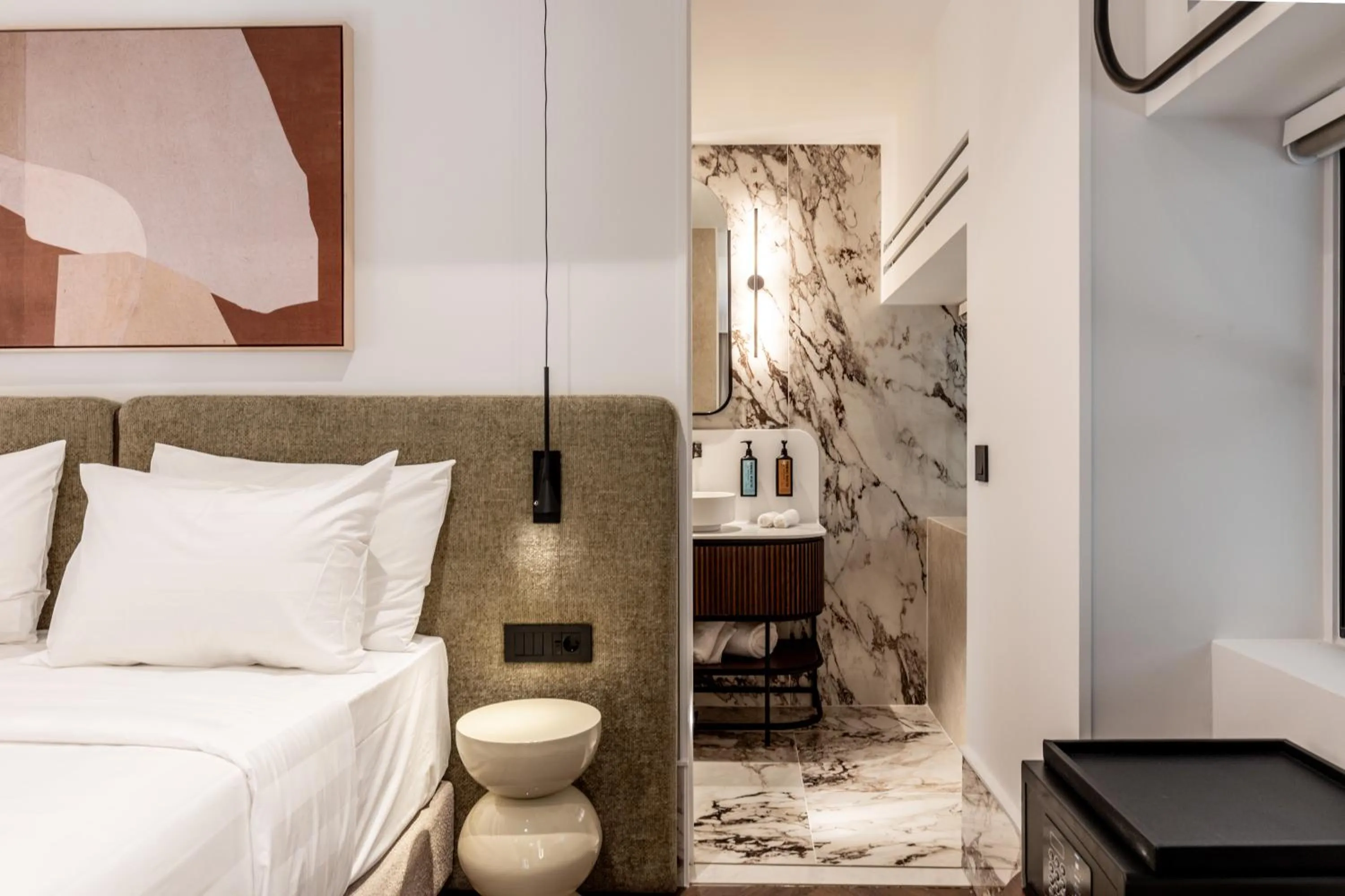 Bathroom, Bed in Rua Augusta