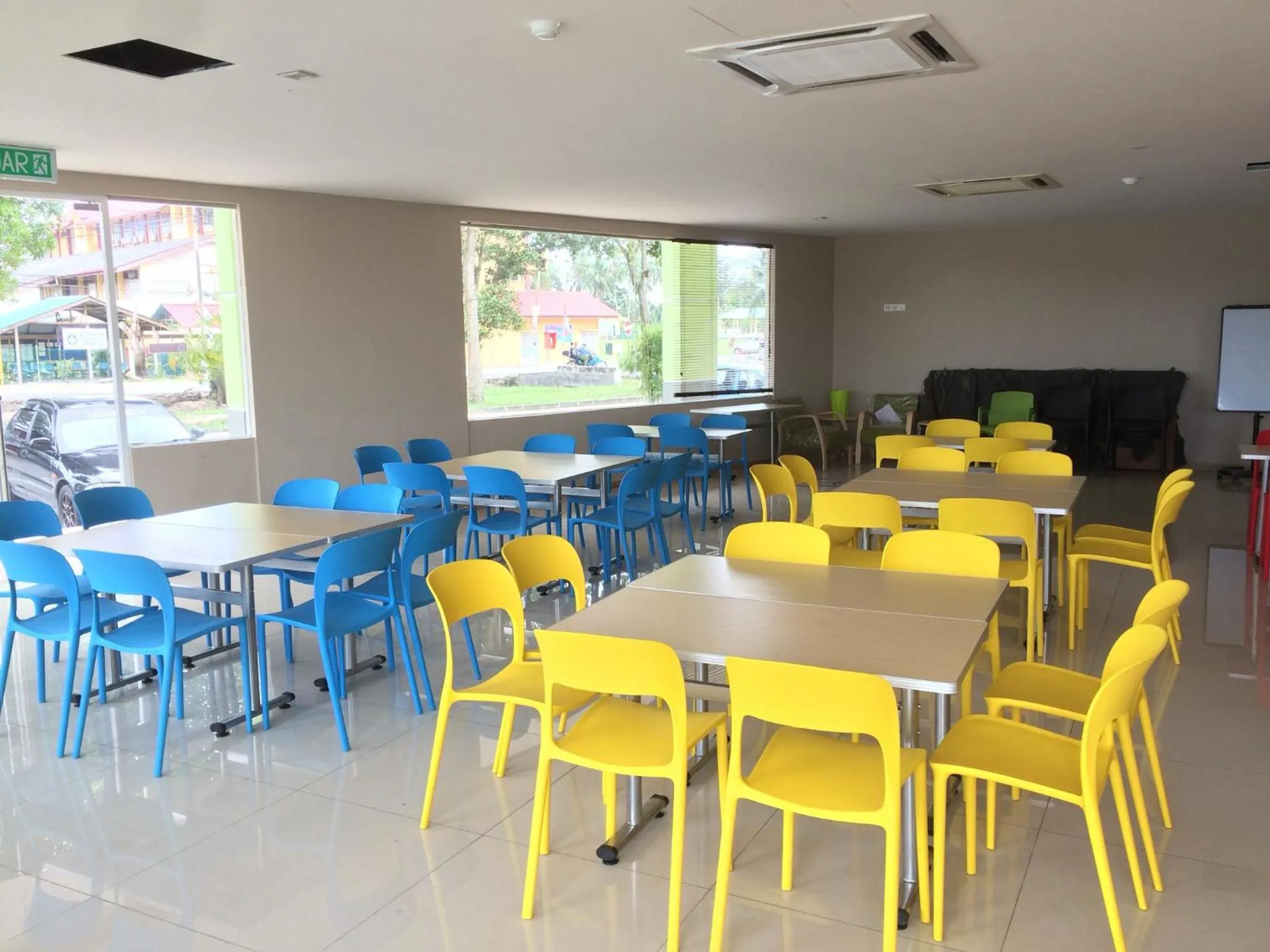 Restaurant/places to eat in Hotel Pintar