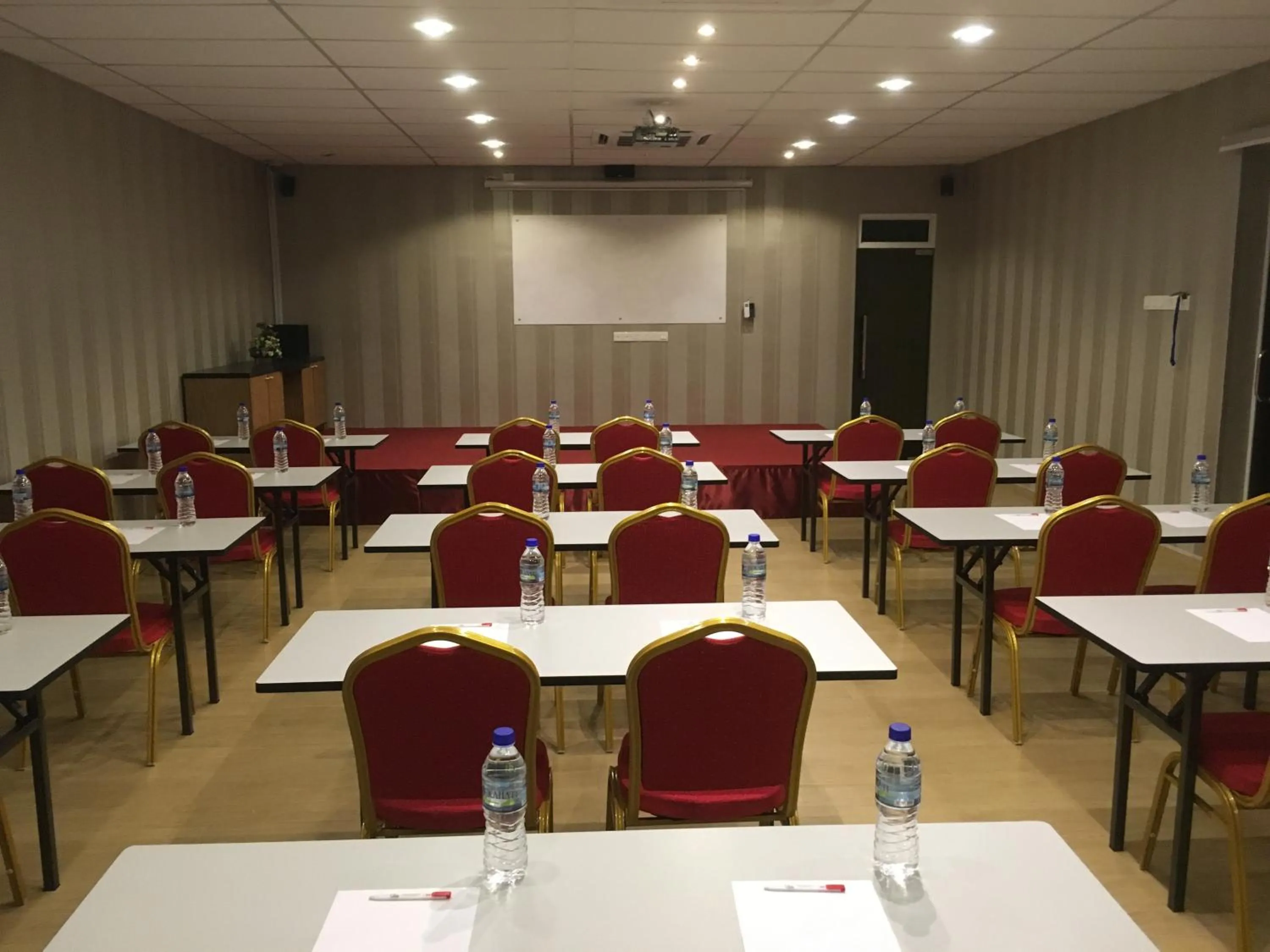 Business facilities in Hotel Pintar