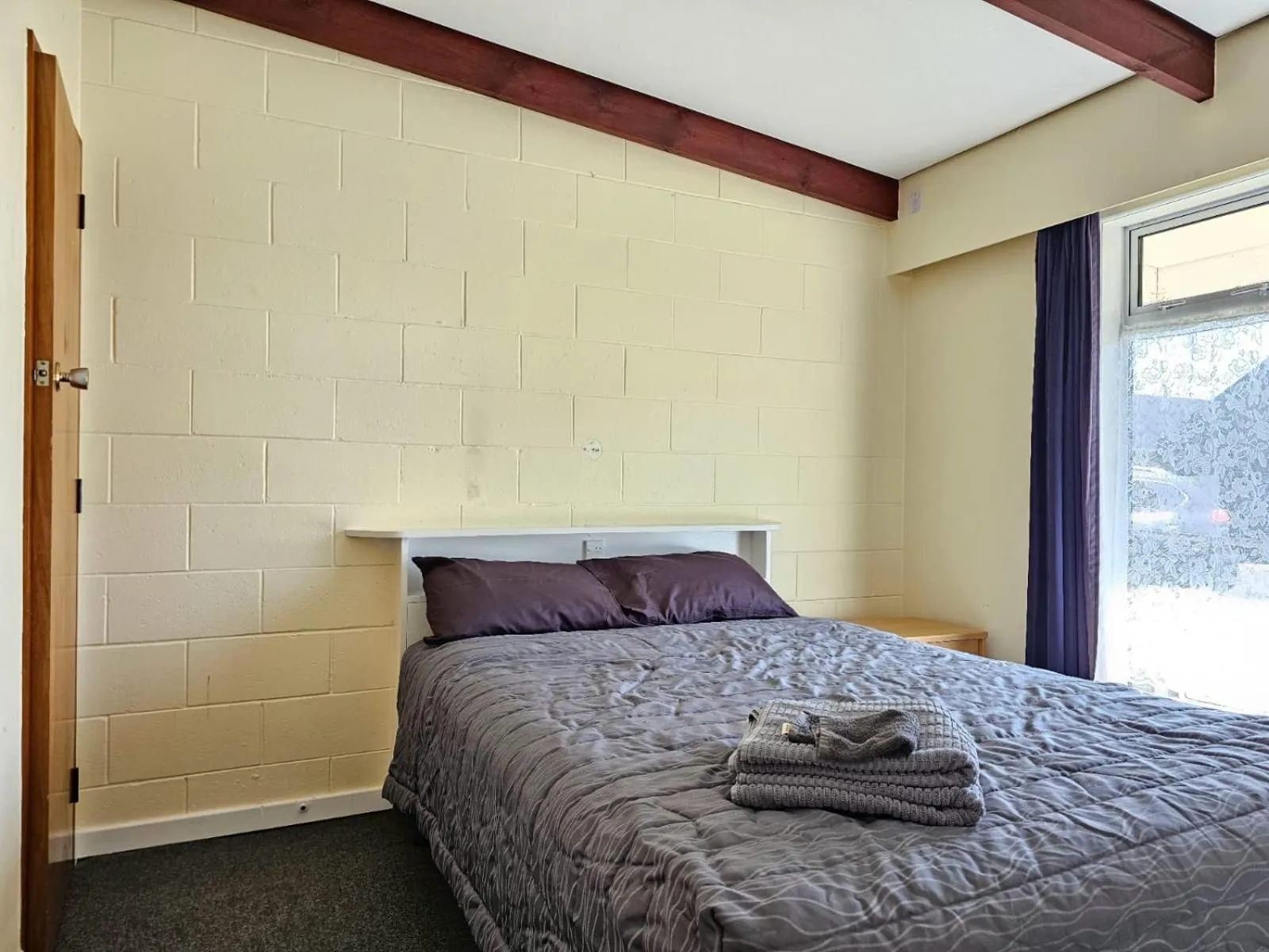 Bed in 45 On Avenal Motel