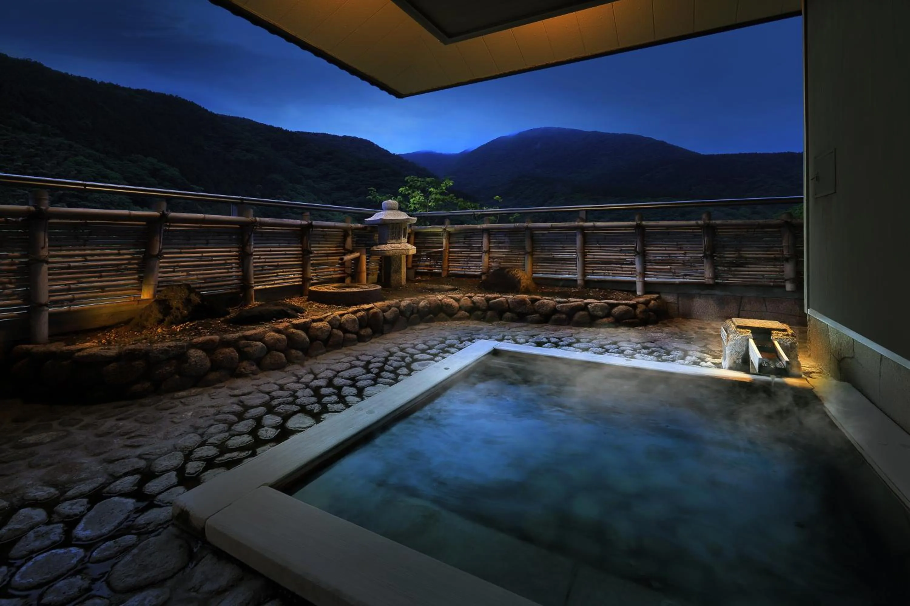 Hot Spring Bath in Bankokuya