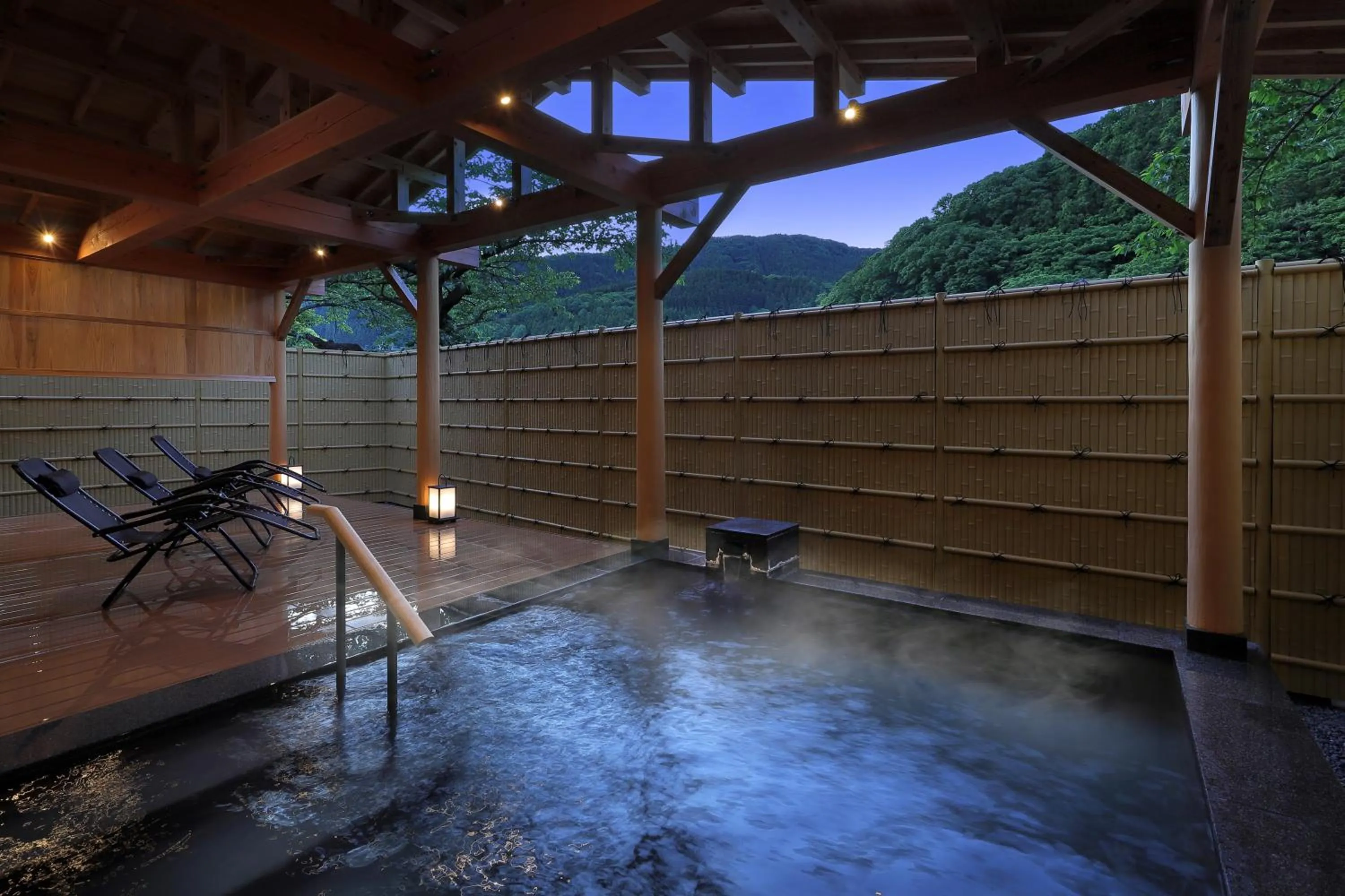 Open Air Bath in Bankokuya