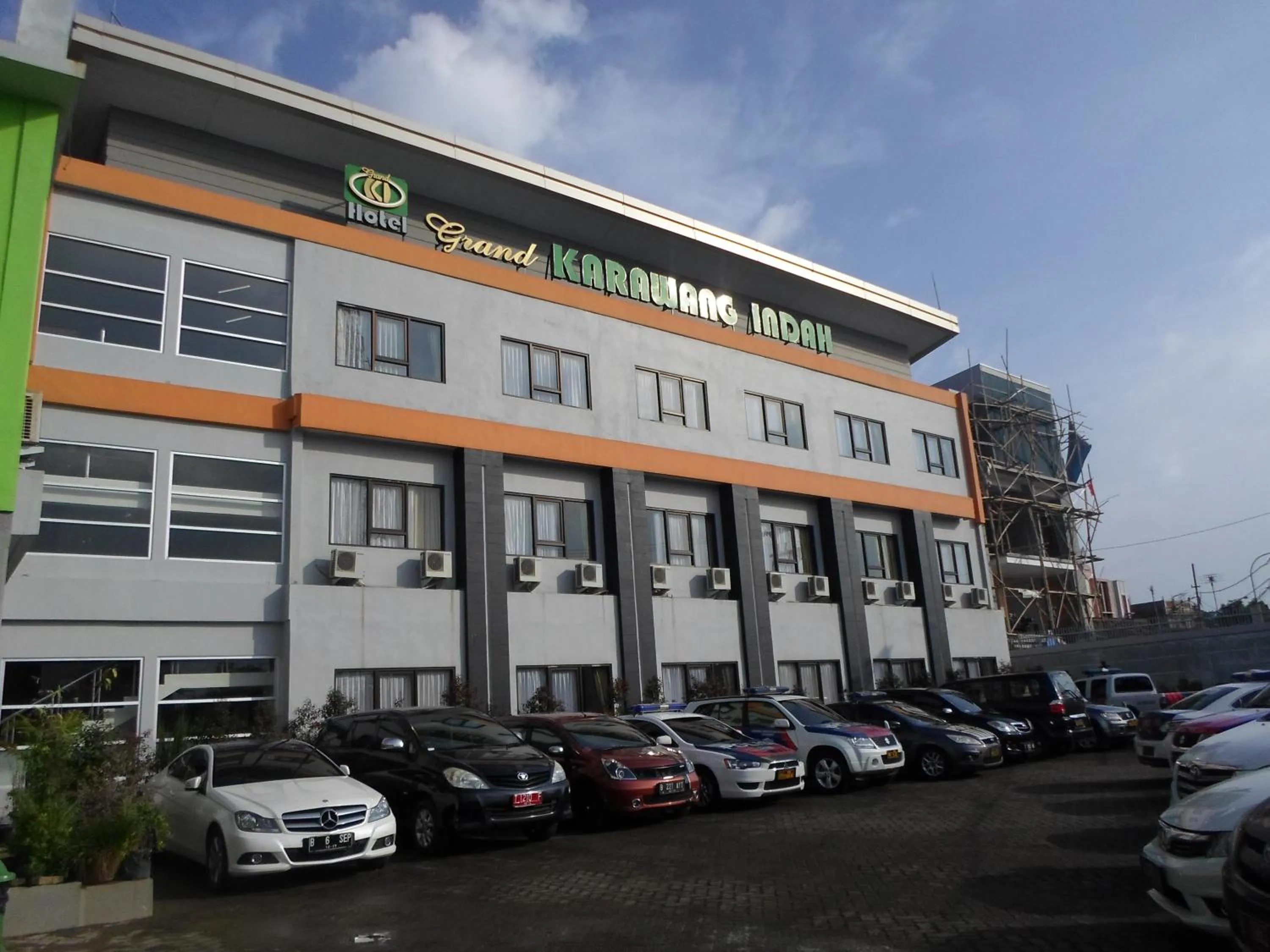 Facade/entrance in Hotel Grand Karawang Indah