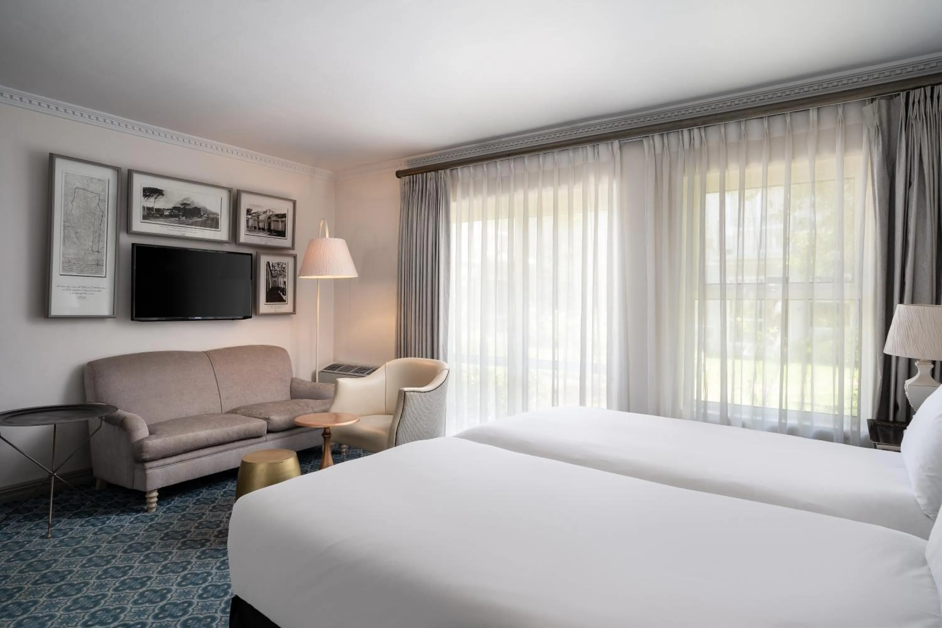 Living room, Bed in Protea Hotel by Marriott Cape Town Mowbray