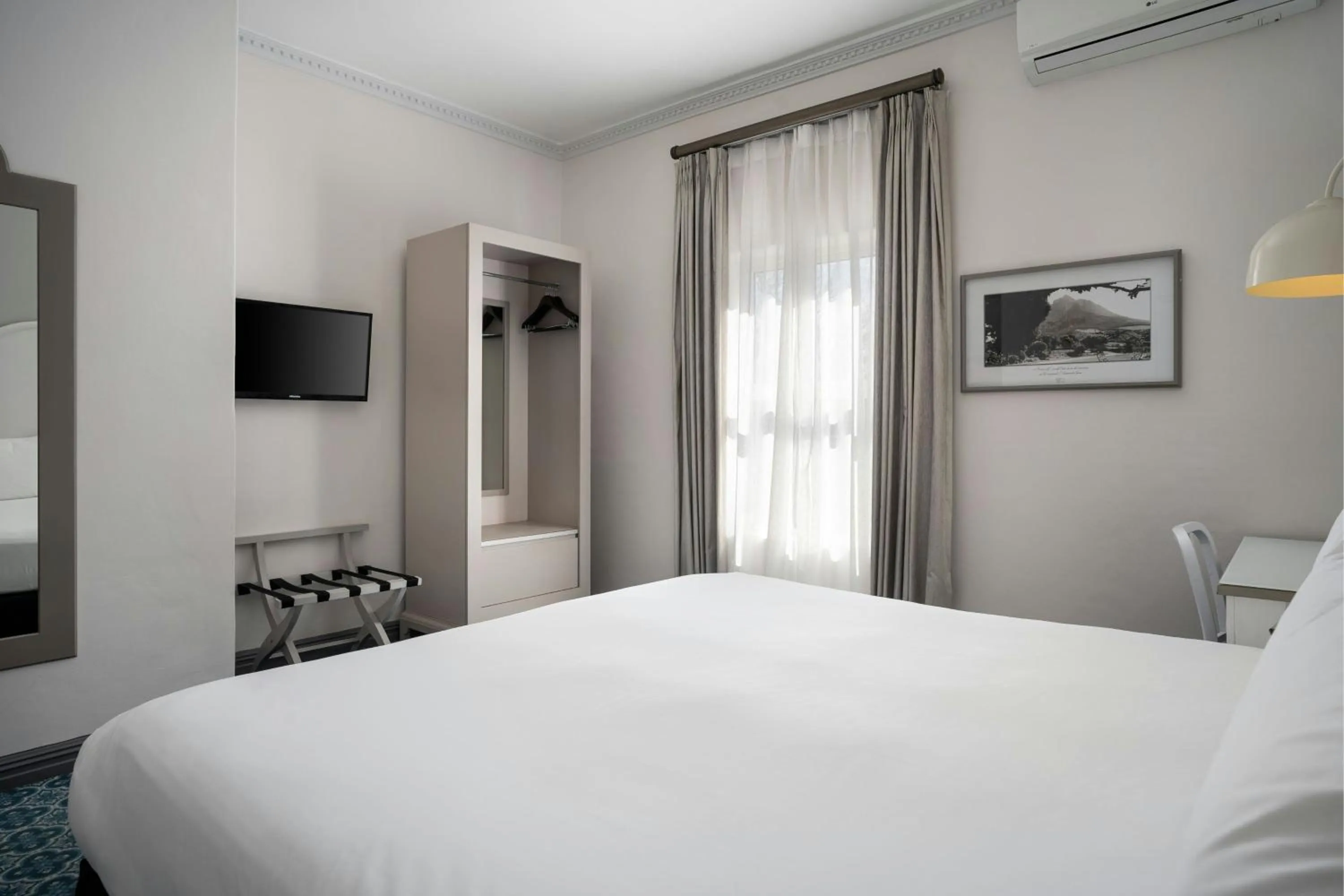 Bedroom, Bed in Protea Hotel by Marriott Cape Town Mowbray