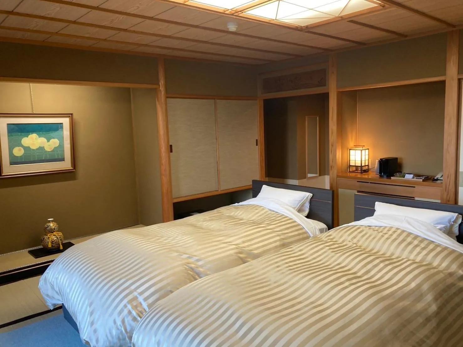 Photo of the whole room, Bed in Senkeien Tsukioka Hotel