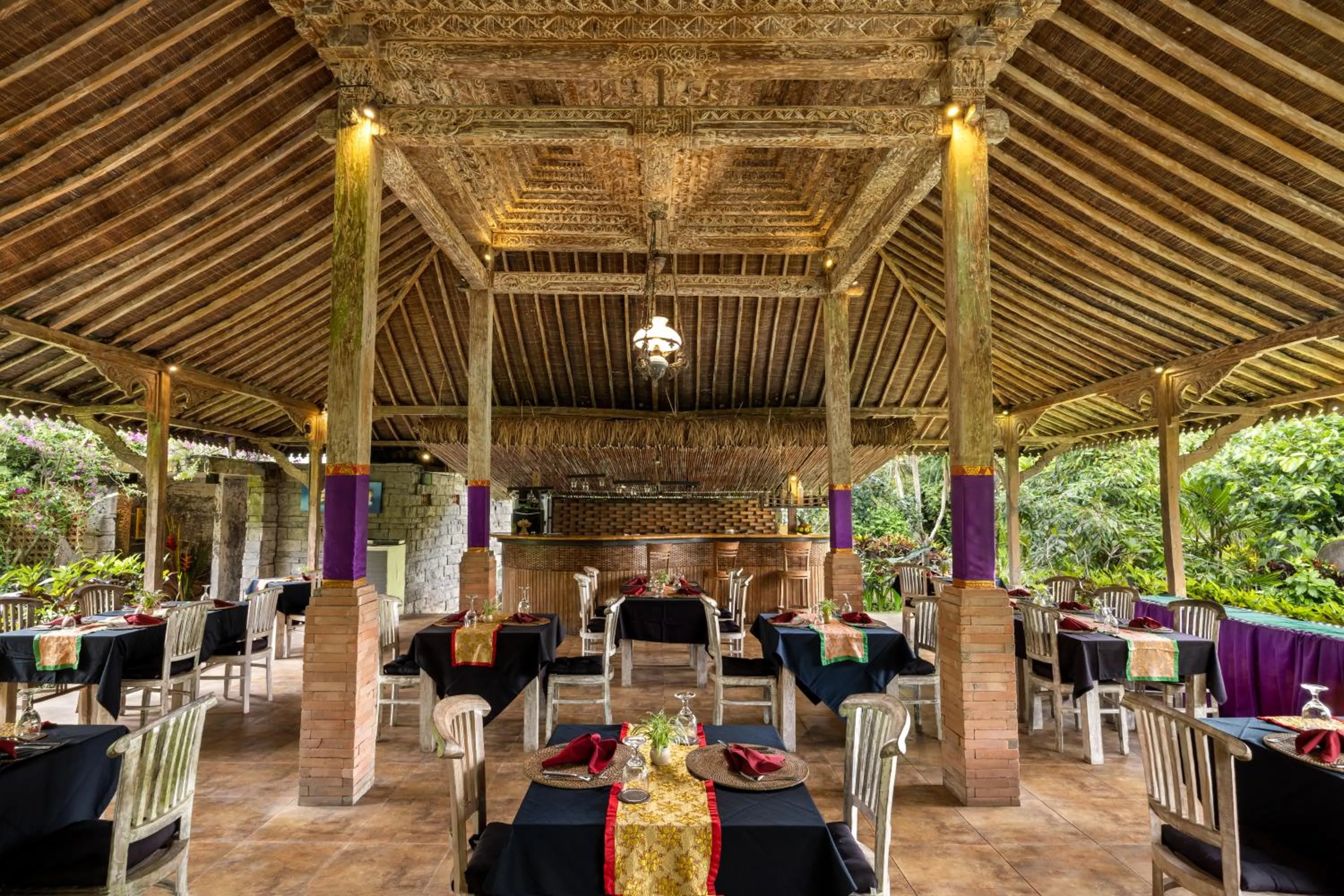 Restaurant/places to eat in Senetan Villas and Spa Resort