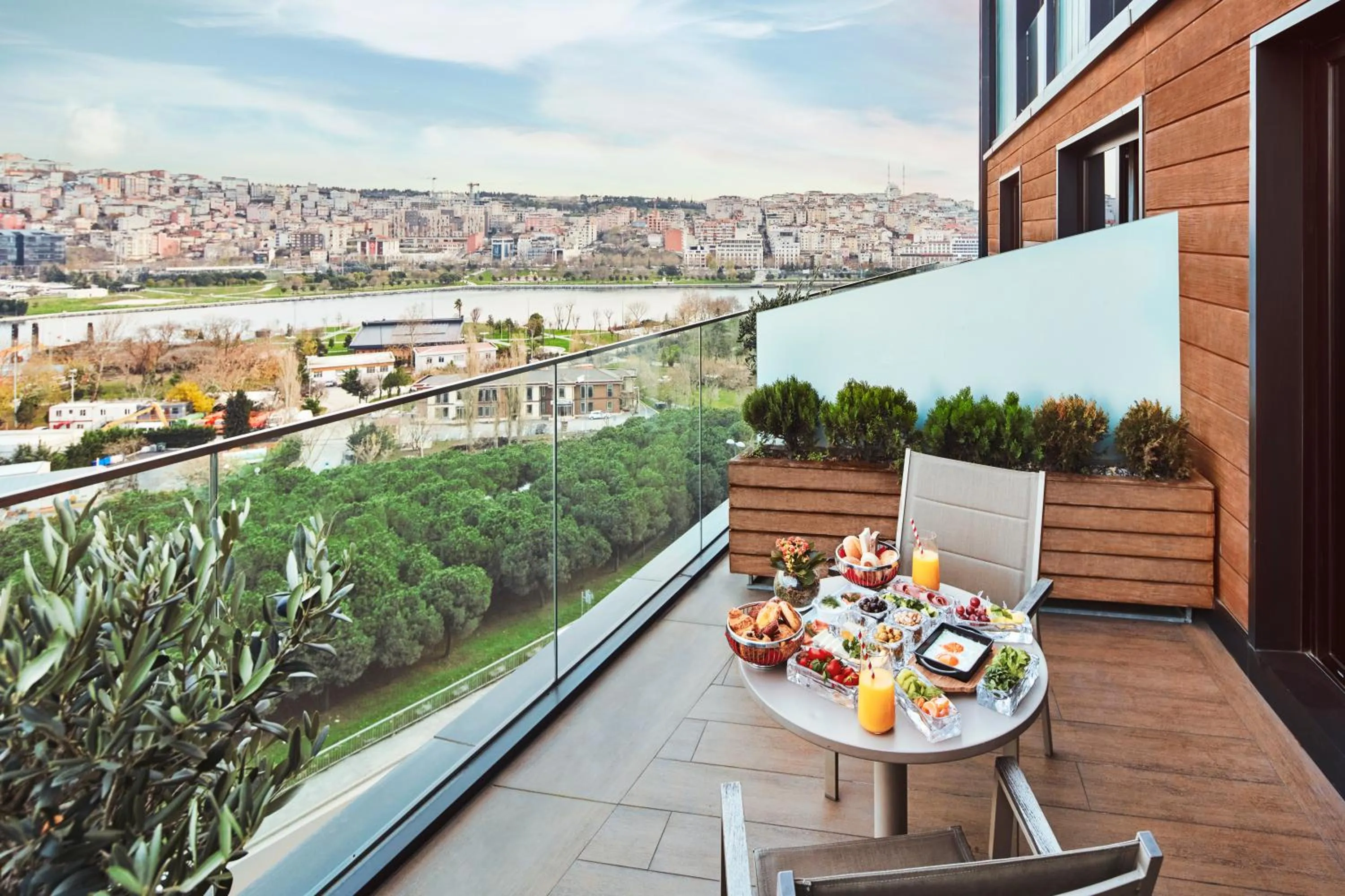 Balcony/Terrace in Mövenpick Istanbul Hotel Golden Horn