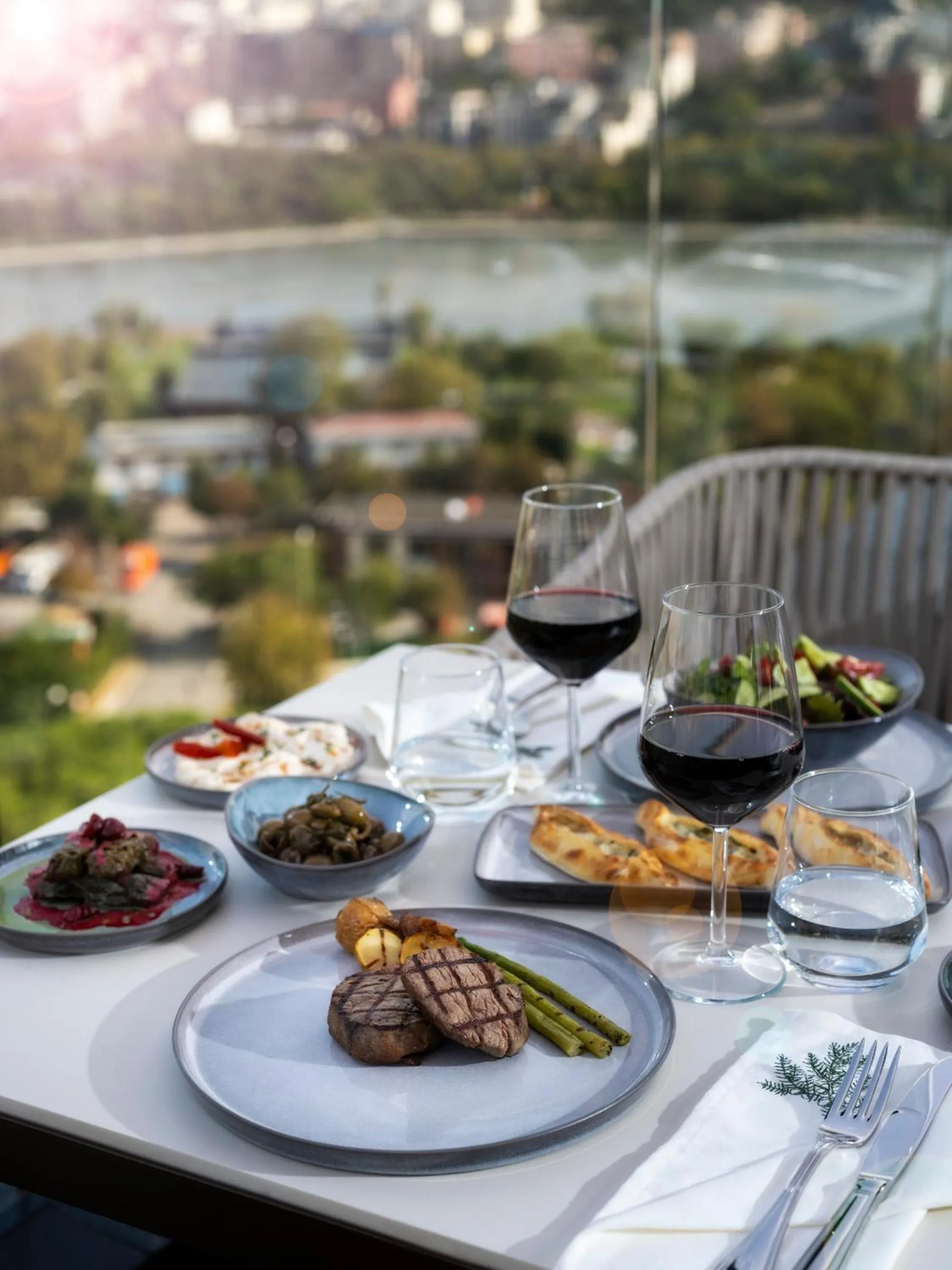 Restaurant/places to eat in Mövenpick Istanbul Hotel Golden Horn