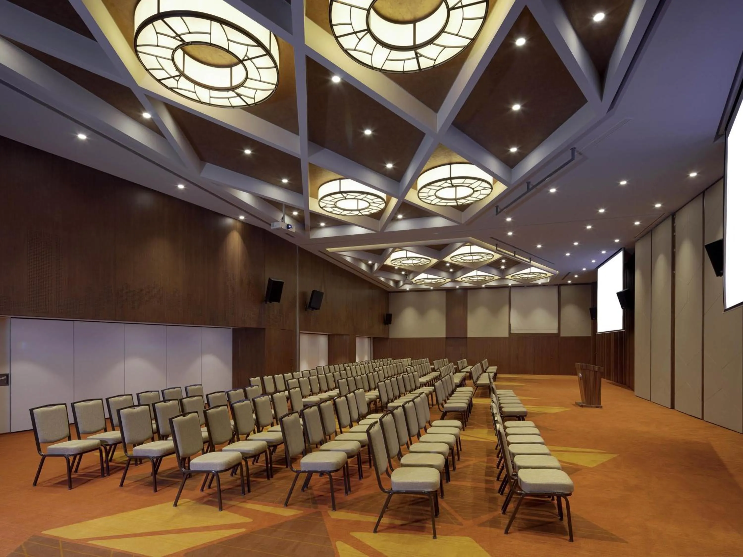 Meeting/conference room in Mövenpick Istanbul Hotel Golden Horn