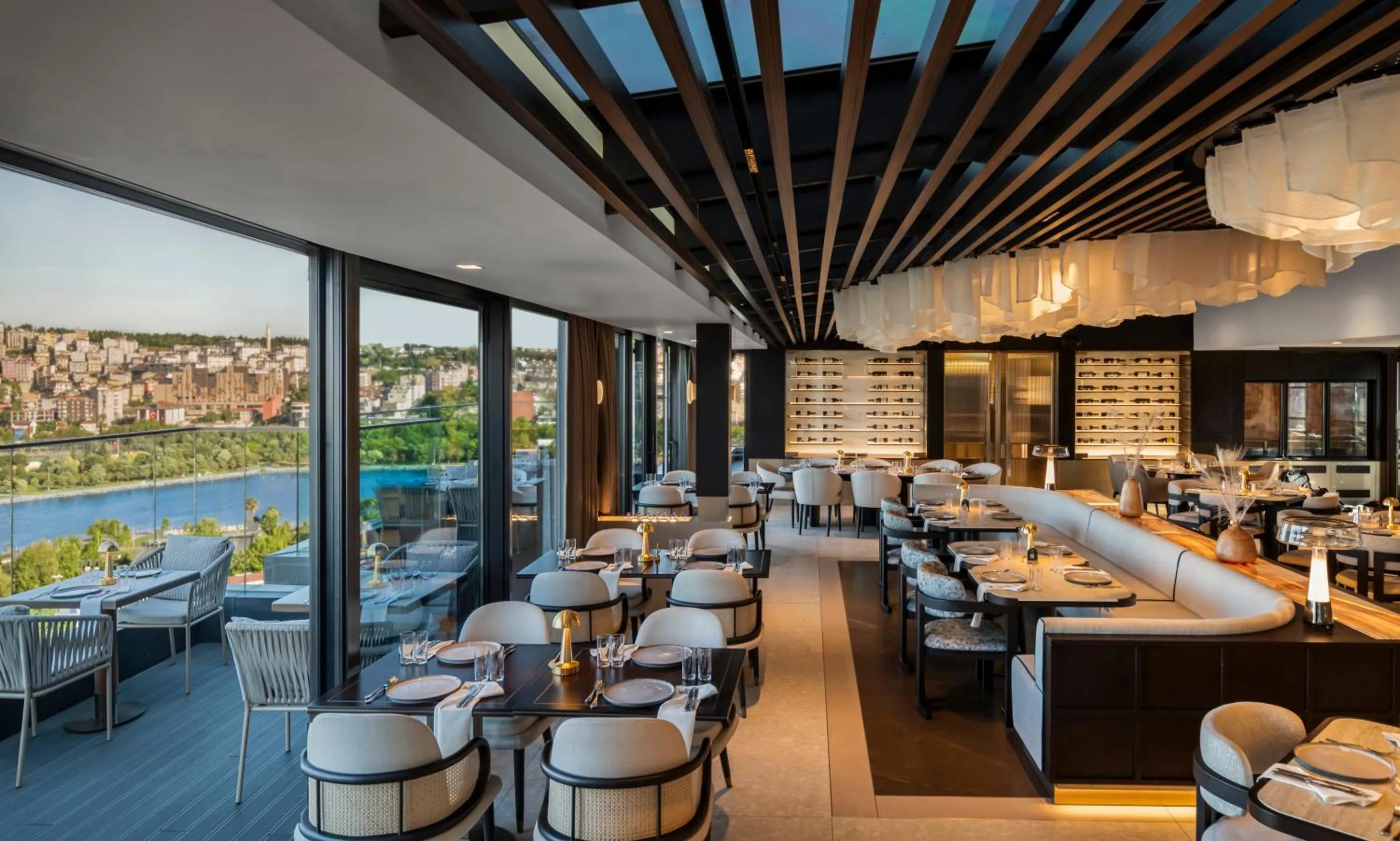 Restaurant/places to eat in Mövenpick Istanbul Hotel Golden Horn