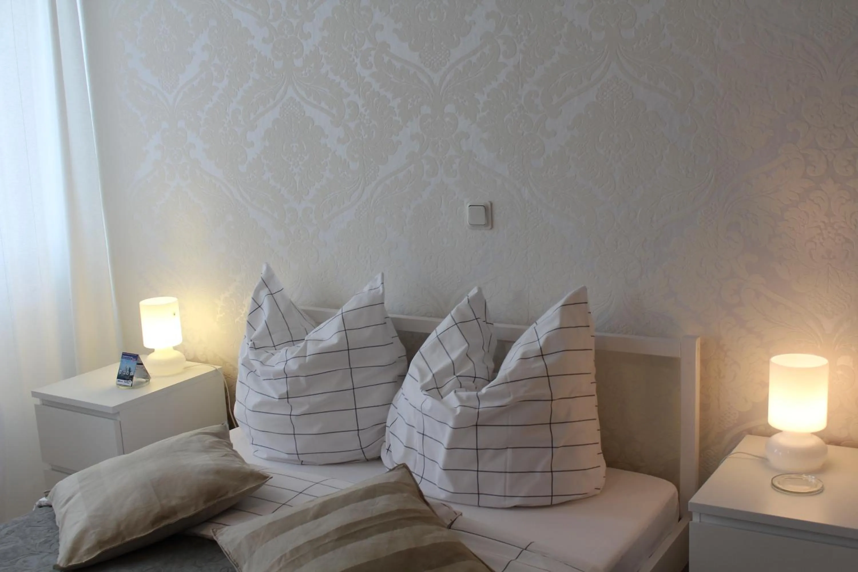 Decorative detail, Bed in B&B MY PLACE mit Frühstückspaket - with Breakfastbox